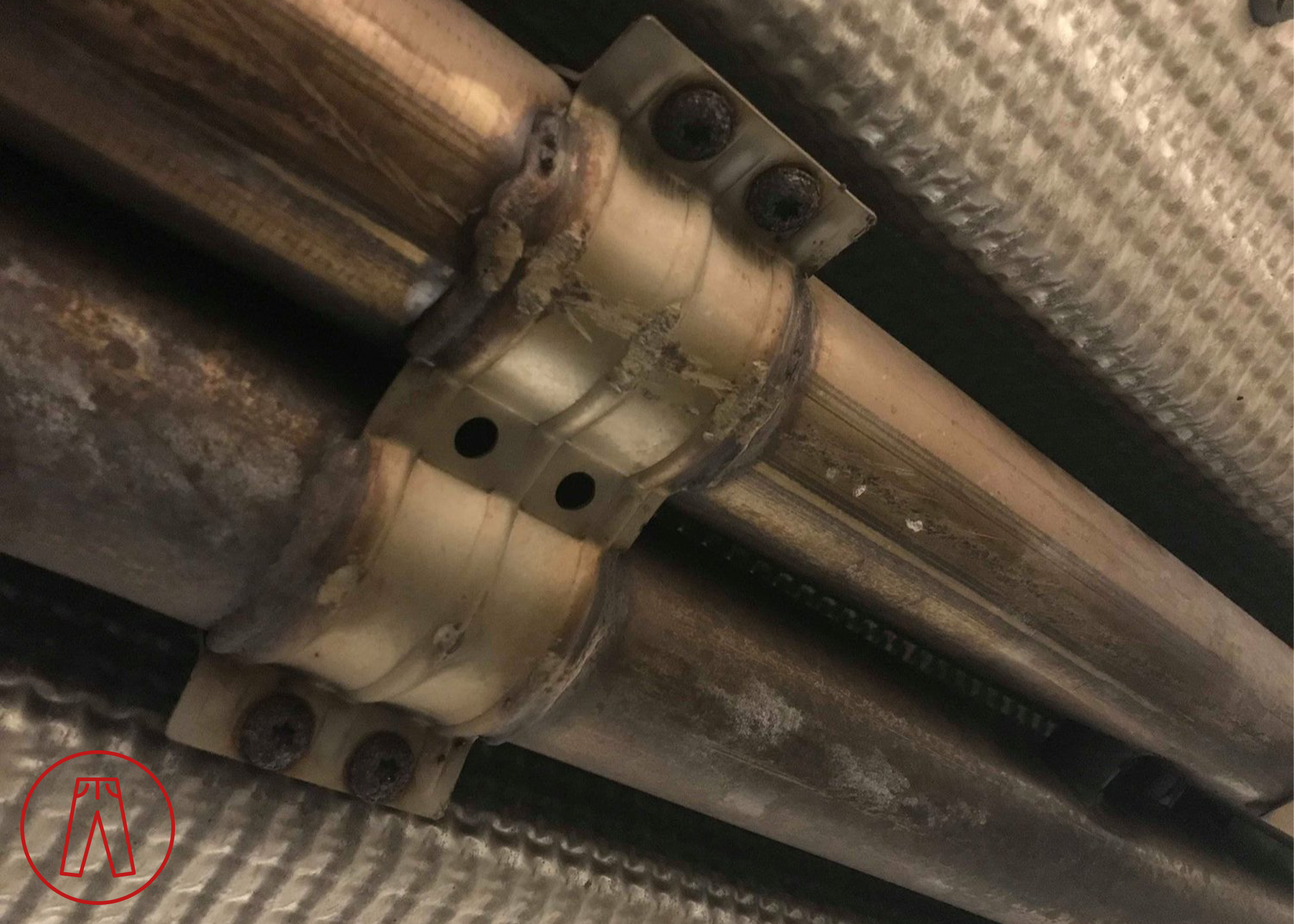 Mid-Pipe Bracket Bolts Rp.png