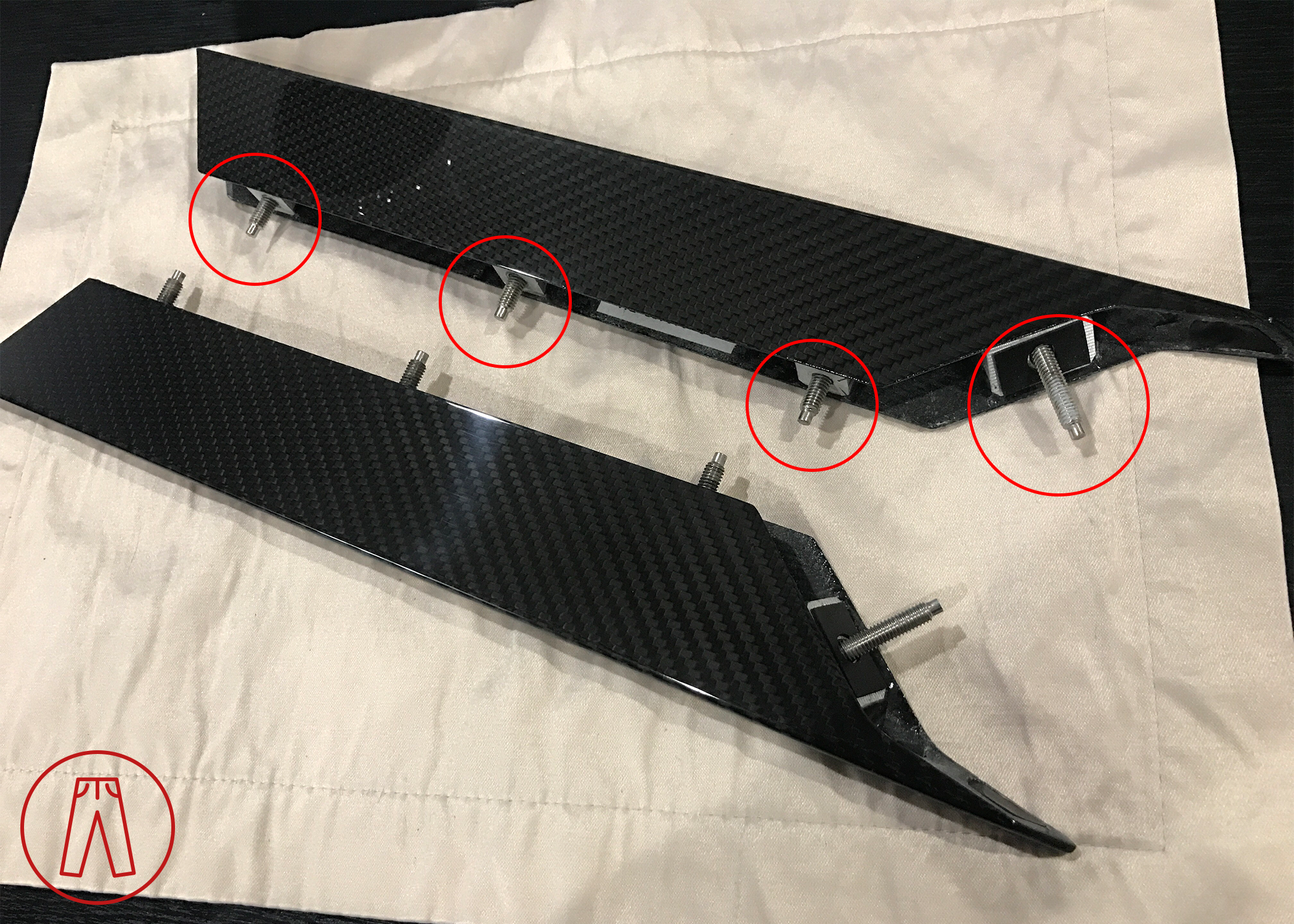 Fender vent strakes, carbon fiber, studs Rp.png