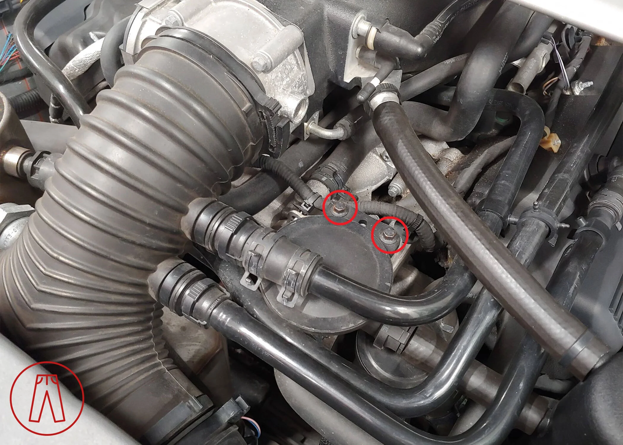 PCV Valve V8, bolts Rp.jpg