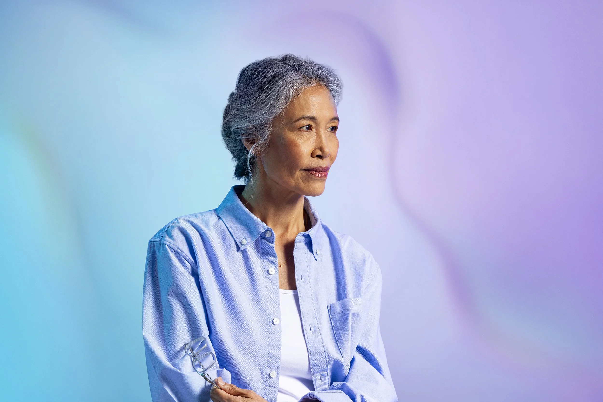 NUTIANA-SITTING_CU-7946_R _v2.jpg