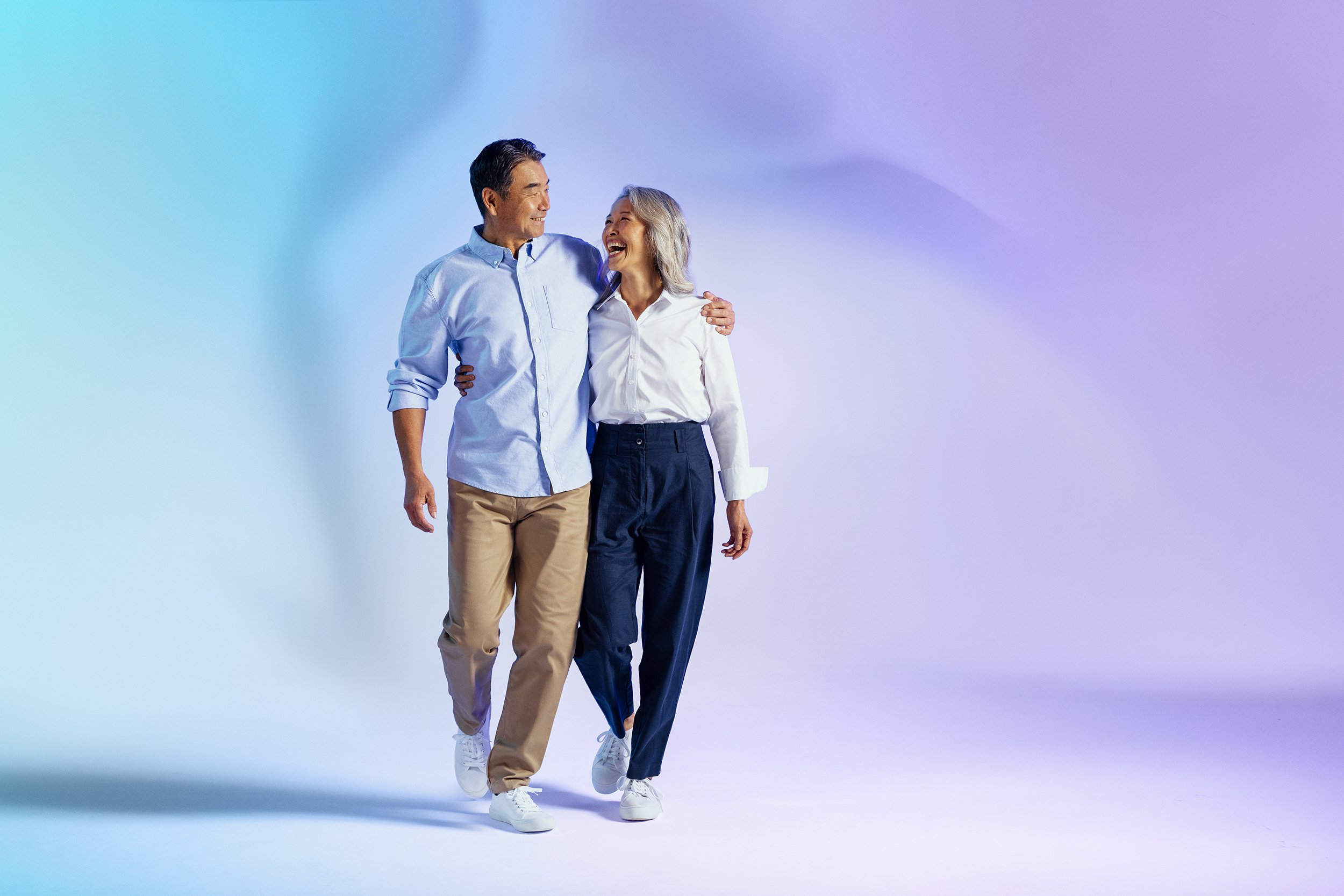 NUTIANA-COUPLE_WALKING-7397_R _v2.jpg