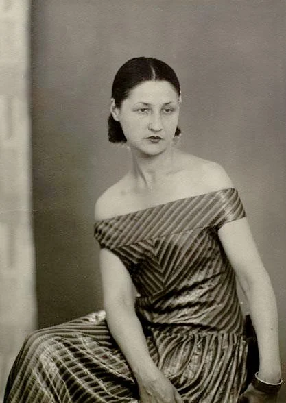 Valentine-Penrose.jpg