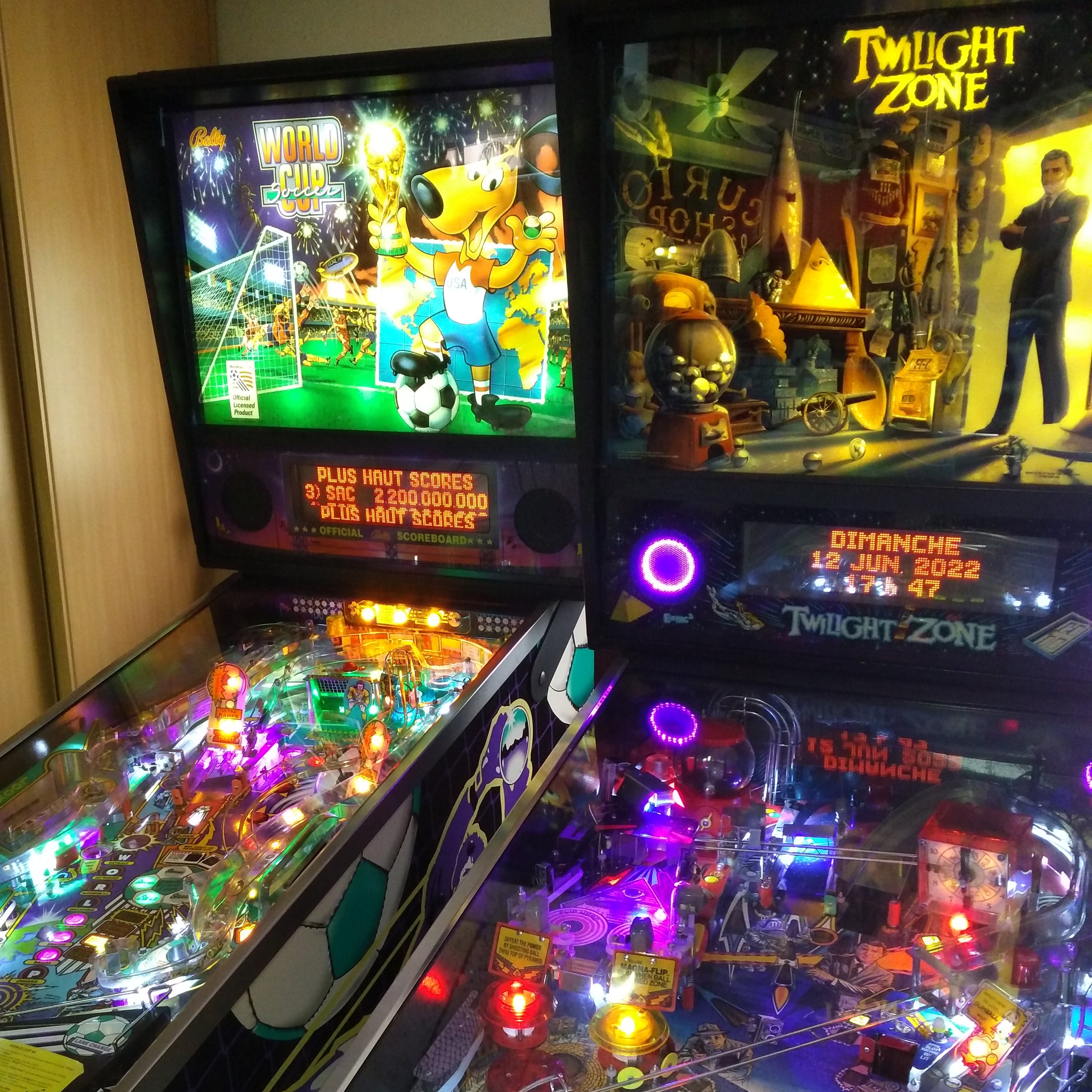 mjlc flipper pinball et pieces detachees www.mjlc.fr borne arcade jukebox billard baby-foot décoration deco salle de jeux de café