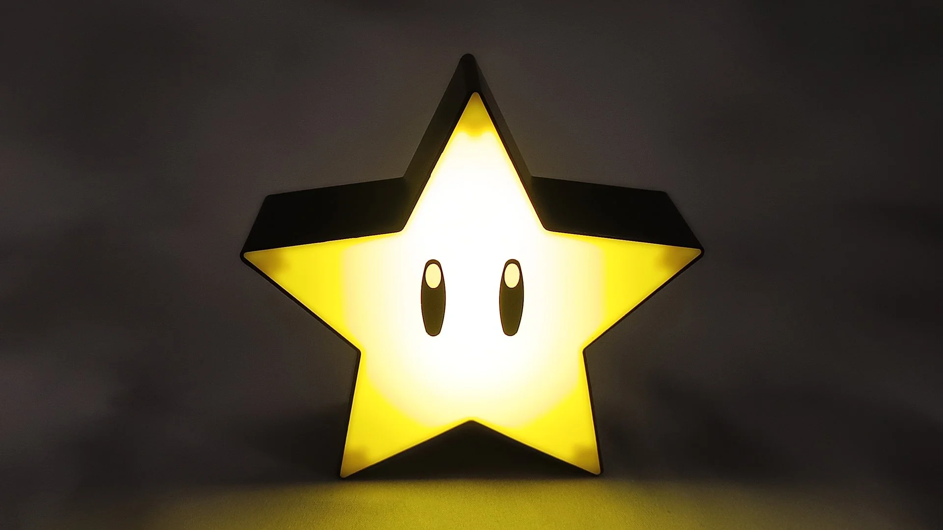 Lampe LED Mario Bros étoile lumineuse d’invincibilité jaune veilleuse gaming avec son, rechargeable USB, déco arcade rétro, salle de jeux, salle détente, chambre, jeu video borne arcade