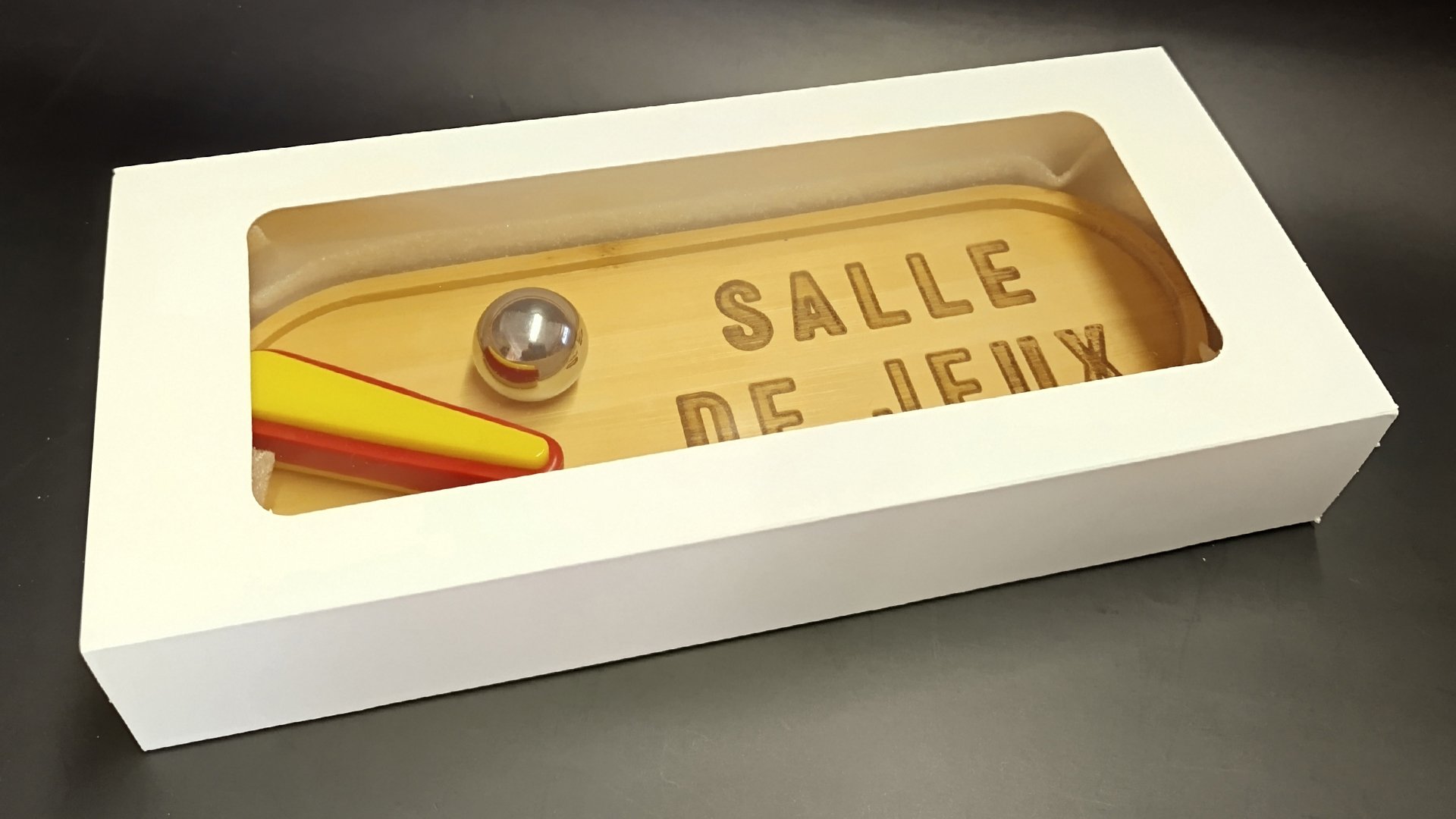 Salle de Jeux_1900 x1080_ Boite 2.jpg