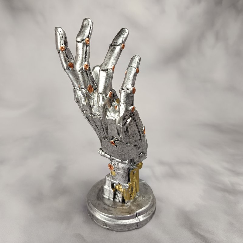 2050211111 Main Futuriste Resine DROITE D.jpg