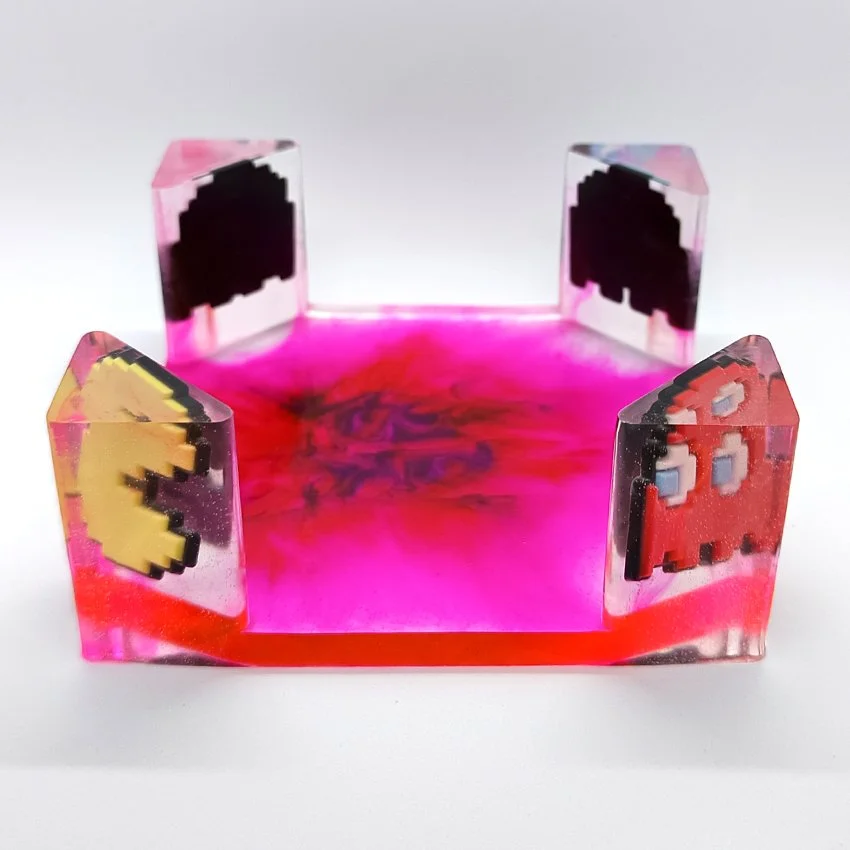 support de stockage pour sous-verre en liege borne arcade video arcade pinball musique pac man pac-man et music guitare decoration stockage sous-bock rose