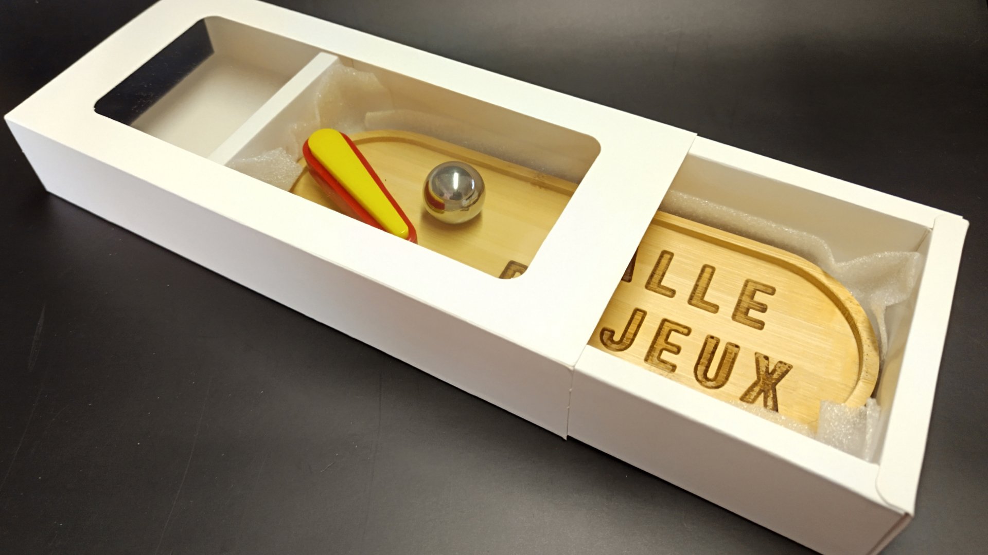 Salle de Jeux_1900 x1080_ Boite 4.jpg