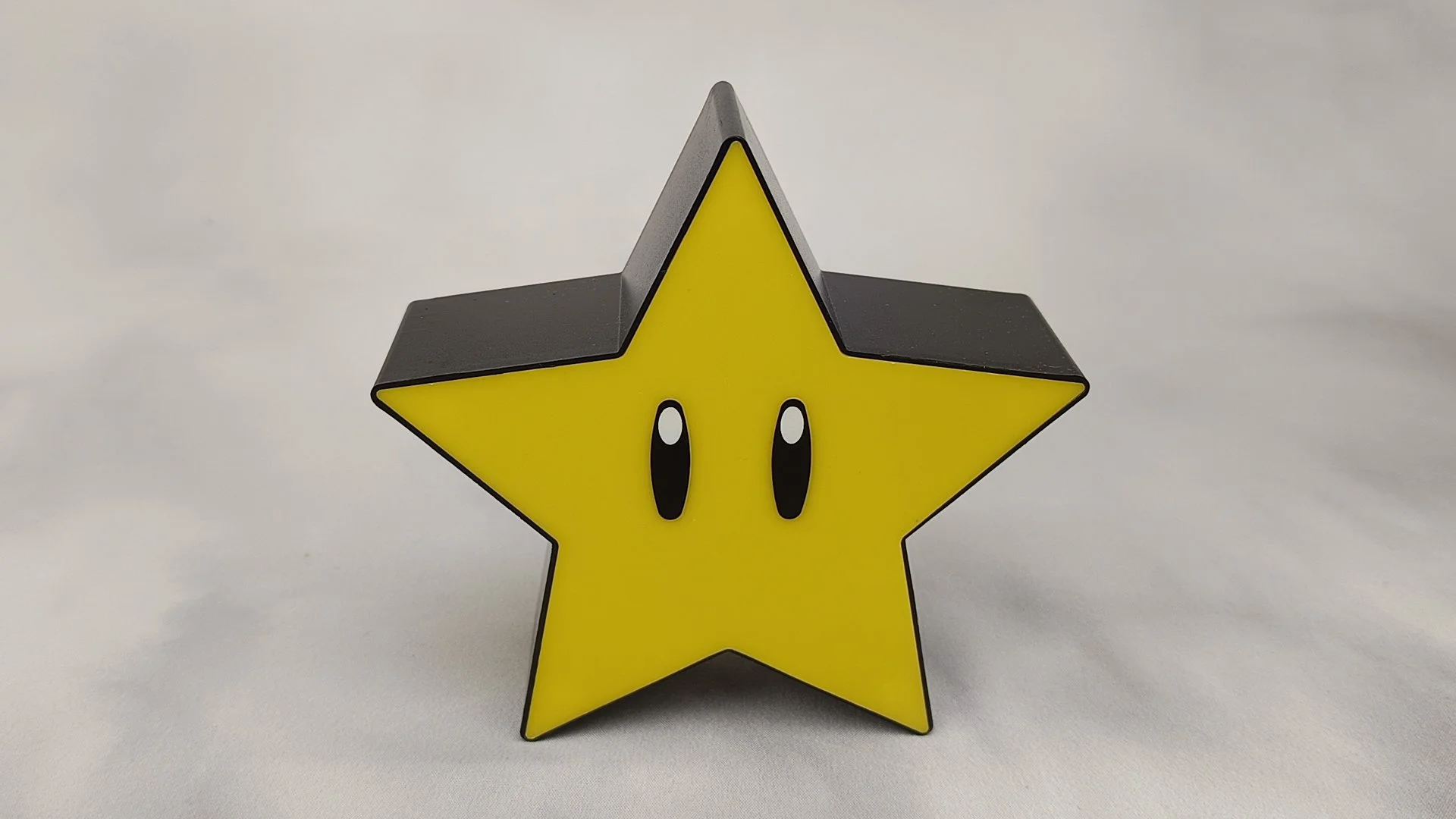 Lampe Led Vidéo Arcade - MARIO BROS ETOILE JAUNE (12x12x4 cm)
