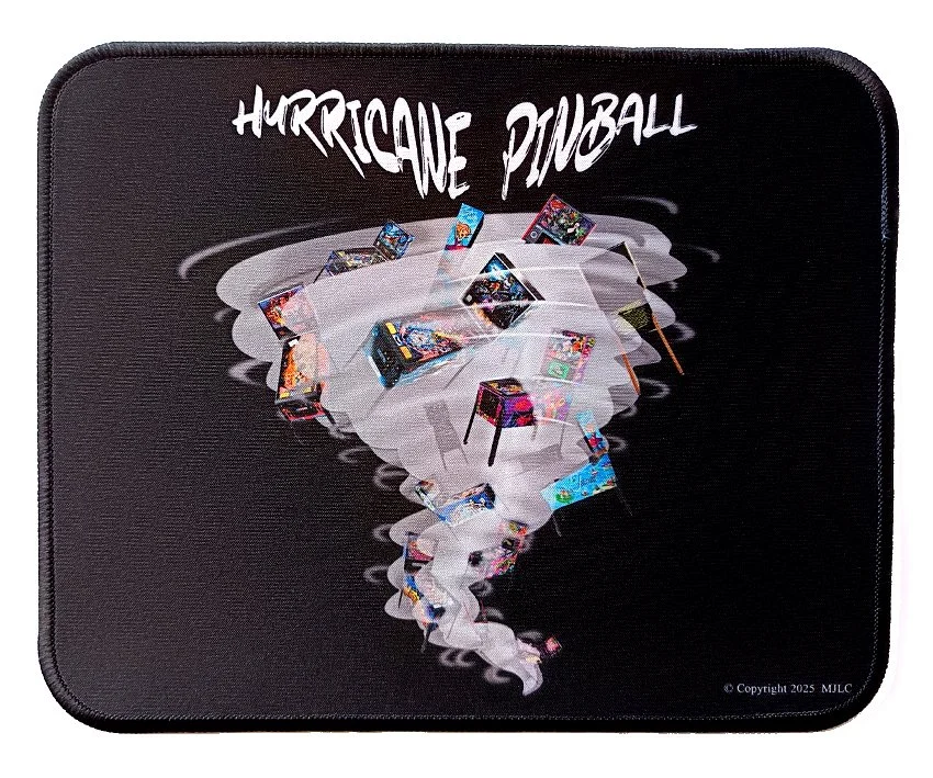 Tapis de souris thème jeux de café, flipper pinball, billard, jukebox, video borne arcade, visuel pinball dynamique pour bureau informatique ou espace gaming, esprit arcade et culture rétro.