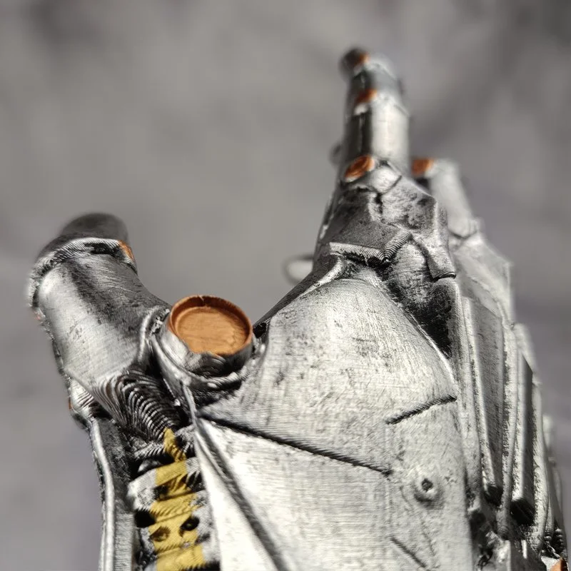 2050211111 Main Futuriste Resine DROITE N.jpg