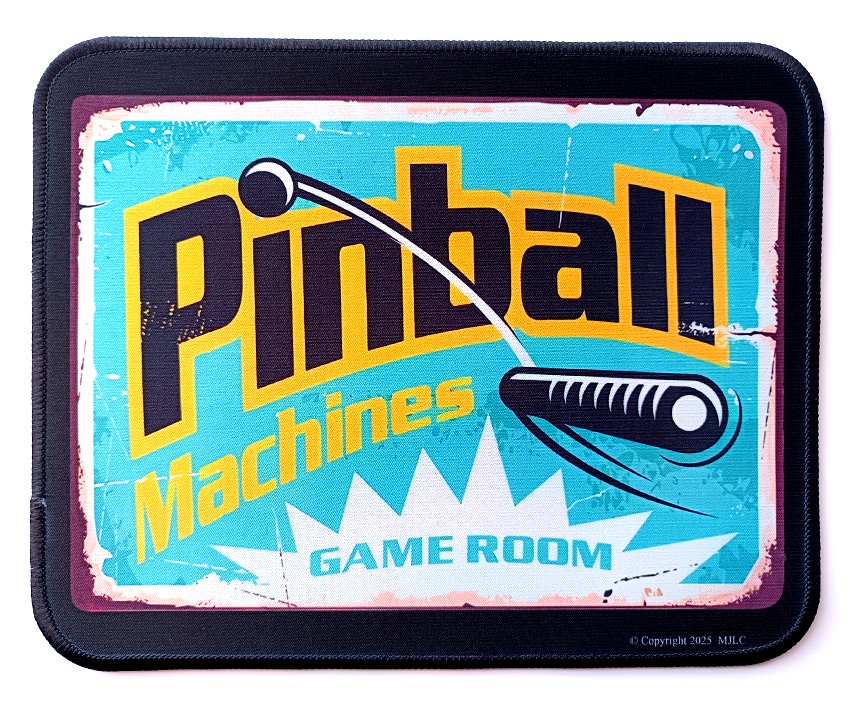 Tapis de souris thème jeux de café, flipper pinball, billard, jukebox, video borne arcade, visuel pinball dynamique pour bureau informatique ou espace gaming, esprit arcade et culture rétro.