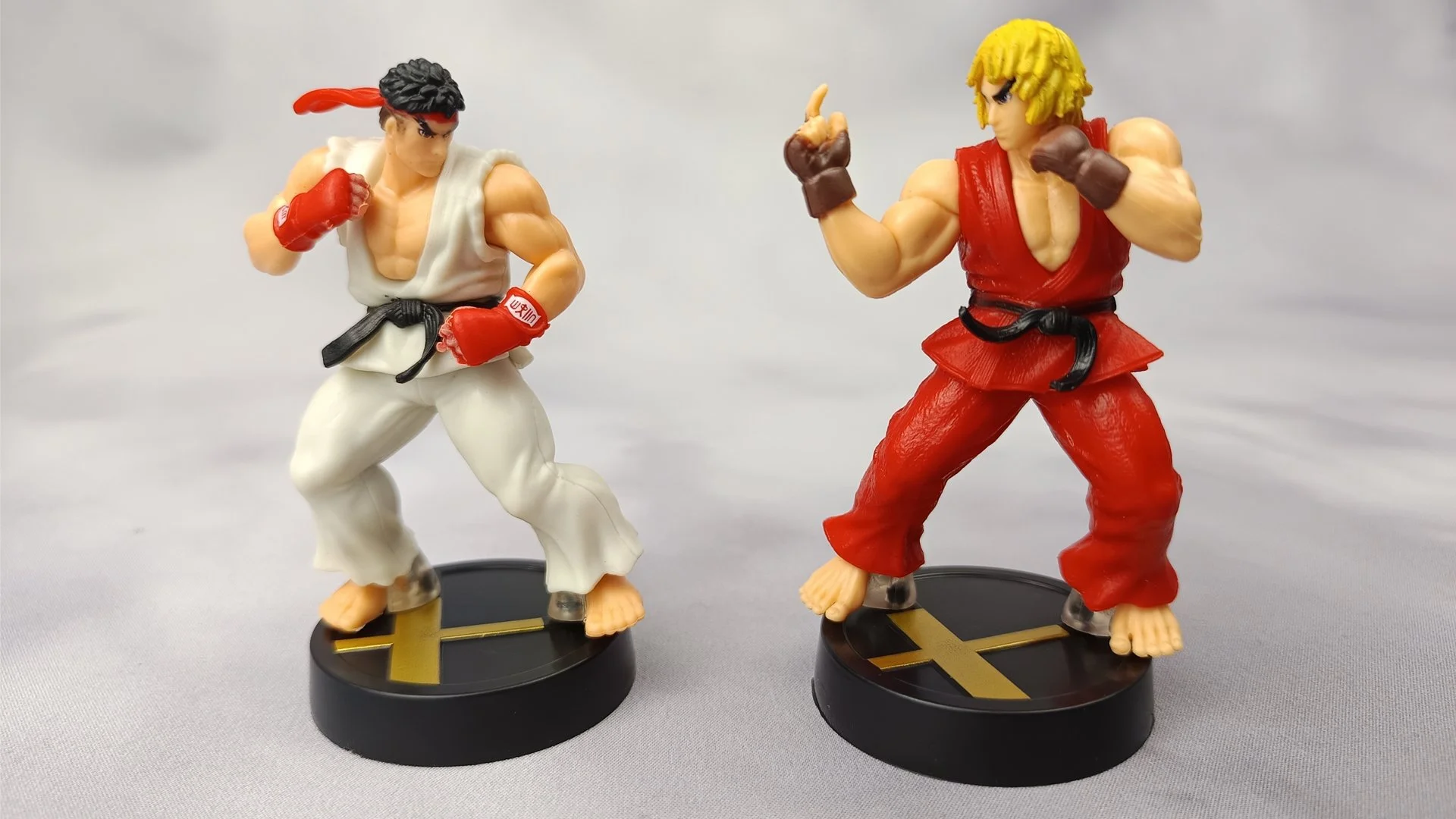 Socle décoratif Vidéo Arcade - STREET FIGHTER (KEN - RYU) 9 cm