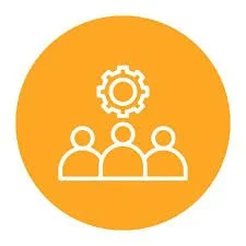 Icon of three people with a gear above them, inside an orange circle.