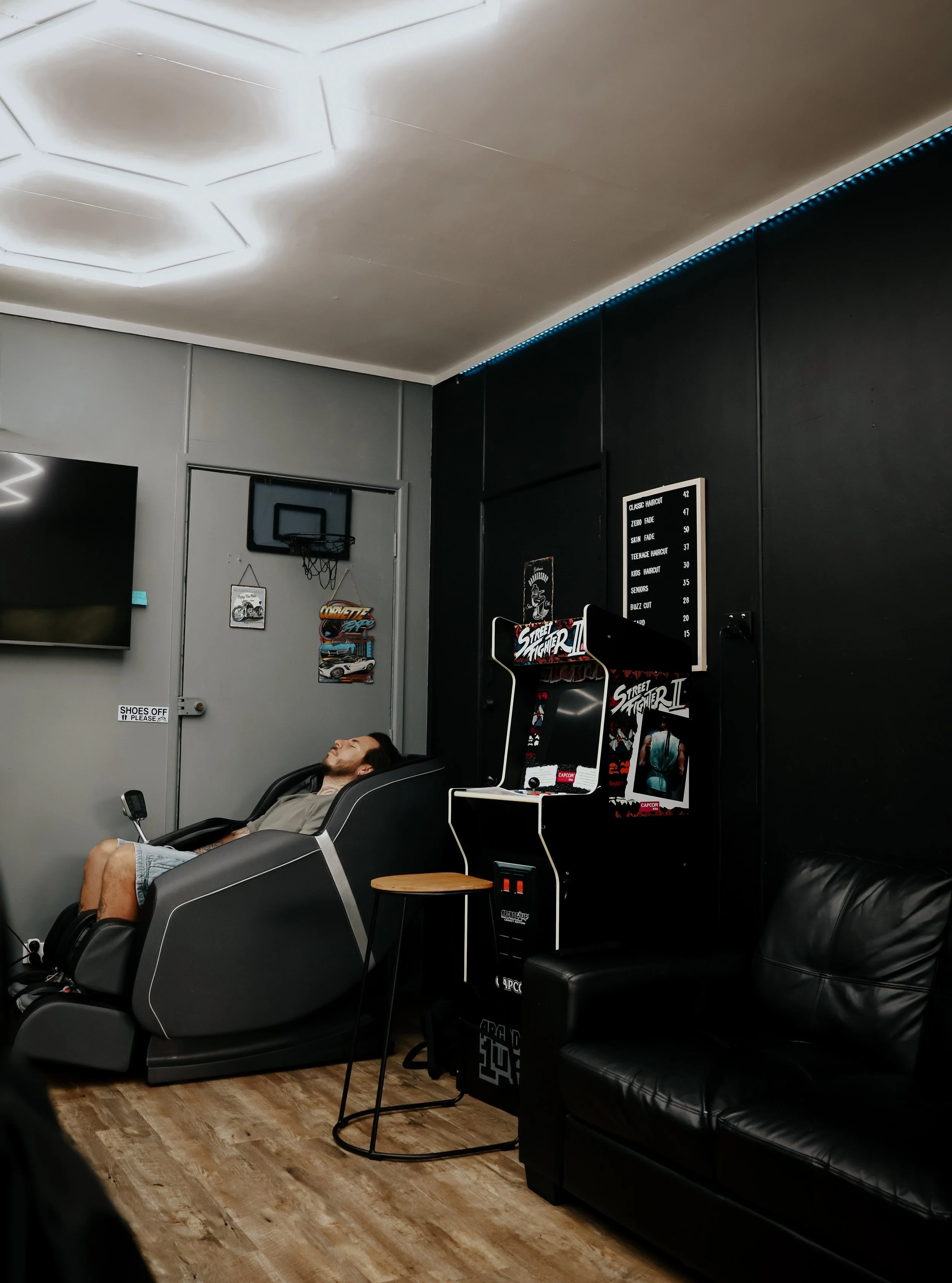Did you know waiting for your cut doesn&rsquo;t have to feel like waiting? 💈

Kick back in the massage chair or challenge your mates to a game of Street Fighter while you wait for your turn. 🎮

Just another part of the A7 Barber experience.

📍 3/2