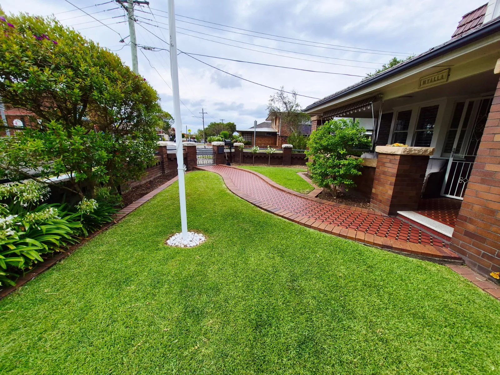 Front Lawn Maintenance