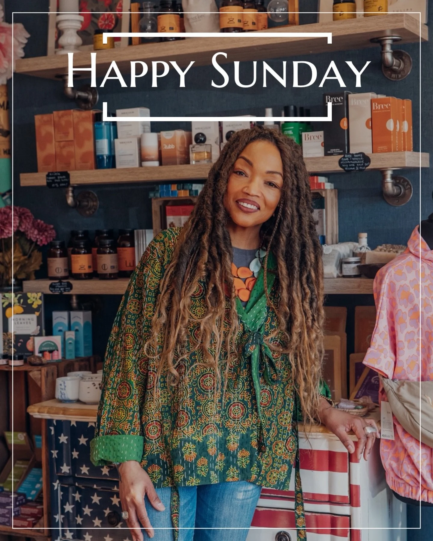 Respectfully, I don&rsquo;t have much to give today but as Jill Scott says&hellip;Living my life like it golden!!! Keep making memories&hearts;️🙌🏾

#bournemouth #happysunday #livingmylifelikeitsgolden