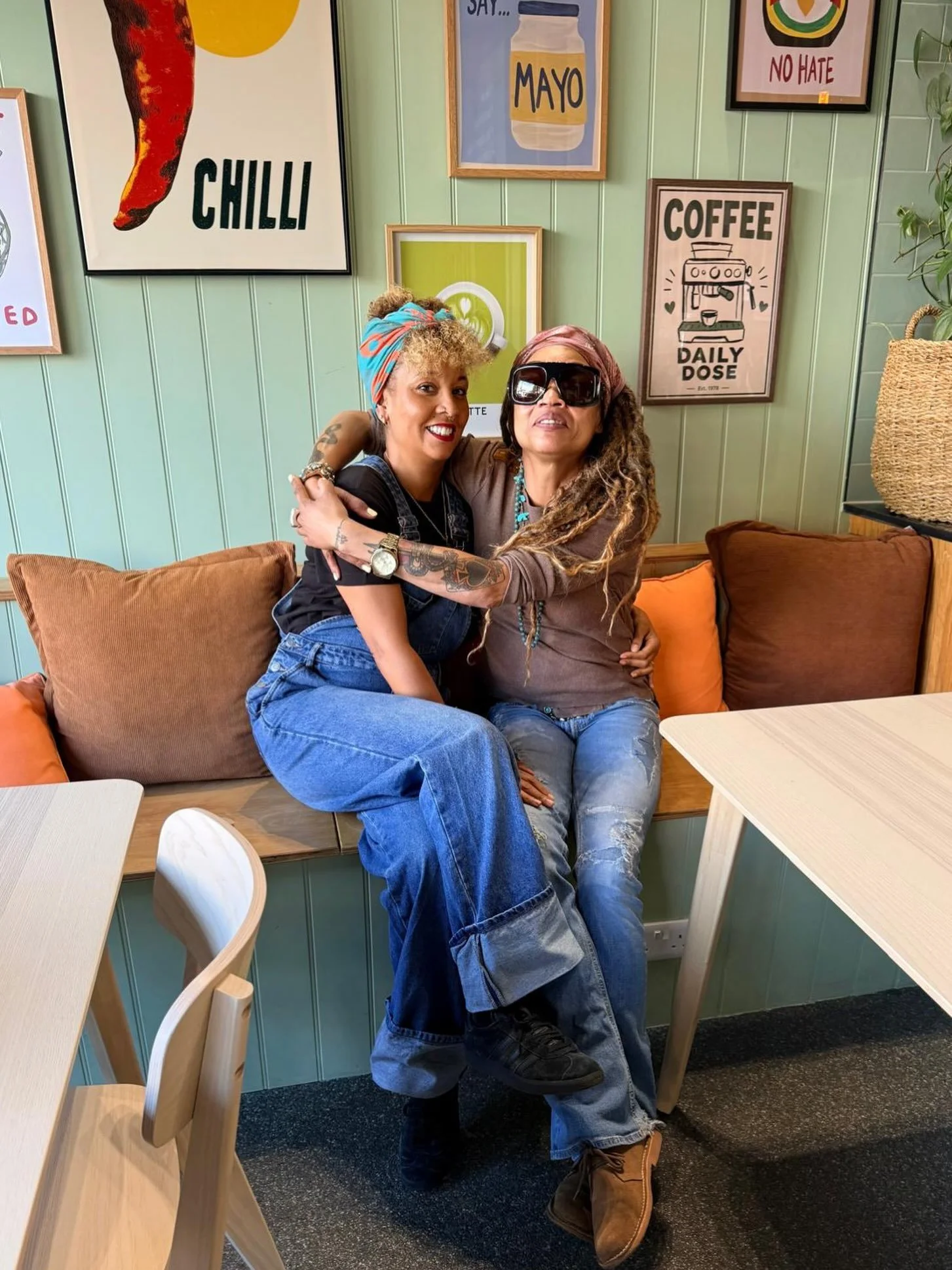 Supporting local is always a good idea! 🤎

I recently caught up with the lovely Lisa, owner of the newly opened So&bull;Boho Cafe and Stuart was behind the camera capturing this one! I&rsquo;d just had eye surgery earlier&hellip;so, save the Stevie 