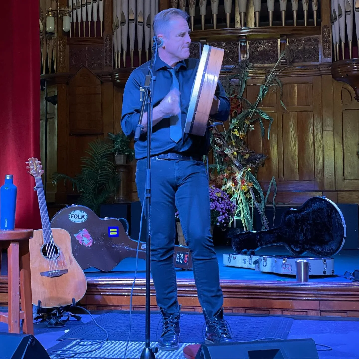Séan McCann heads back to Arts Hub Brockville Oct 17 with Jeremy Fisher on Co-headlining Tour