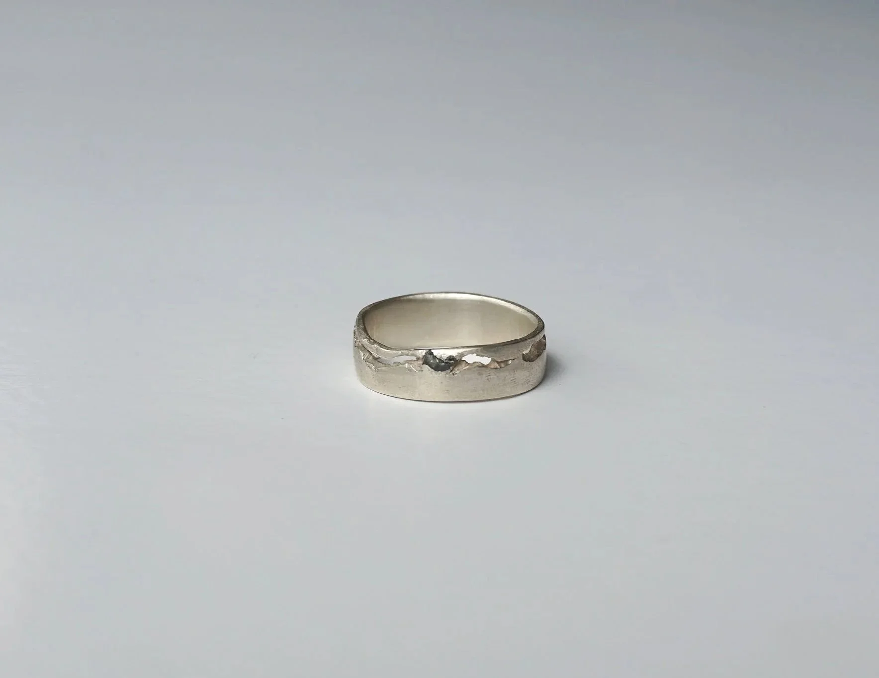 crack+ring+front+on.jpg