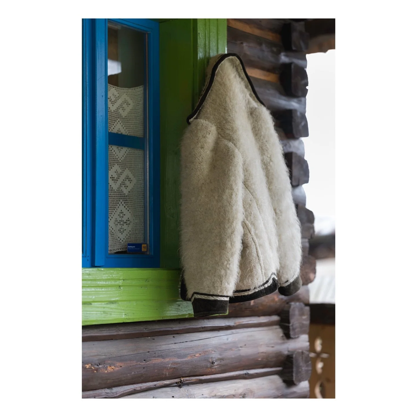 Moments + travels, Romania 🇷🇴 ❤️ 

Curious to travel to this fascinating country? Head to my website and see my new experiences page for details xx #aowhandmadetravels 

📷 @annieowaterman #romania#craft#sustainabletravel#craftsmanship