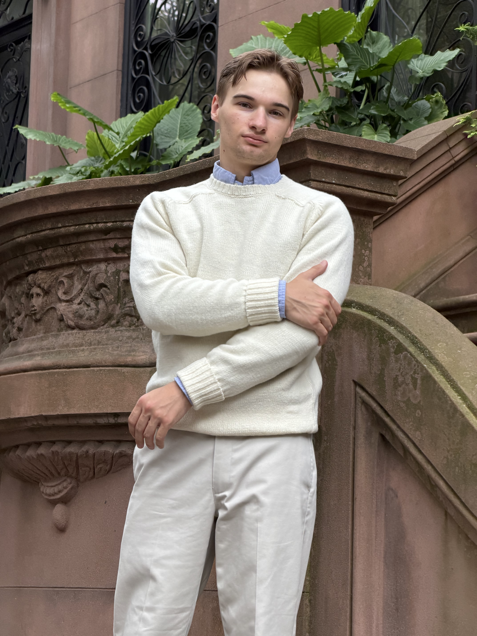 Full Body Brownstone Large.png