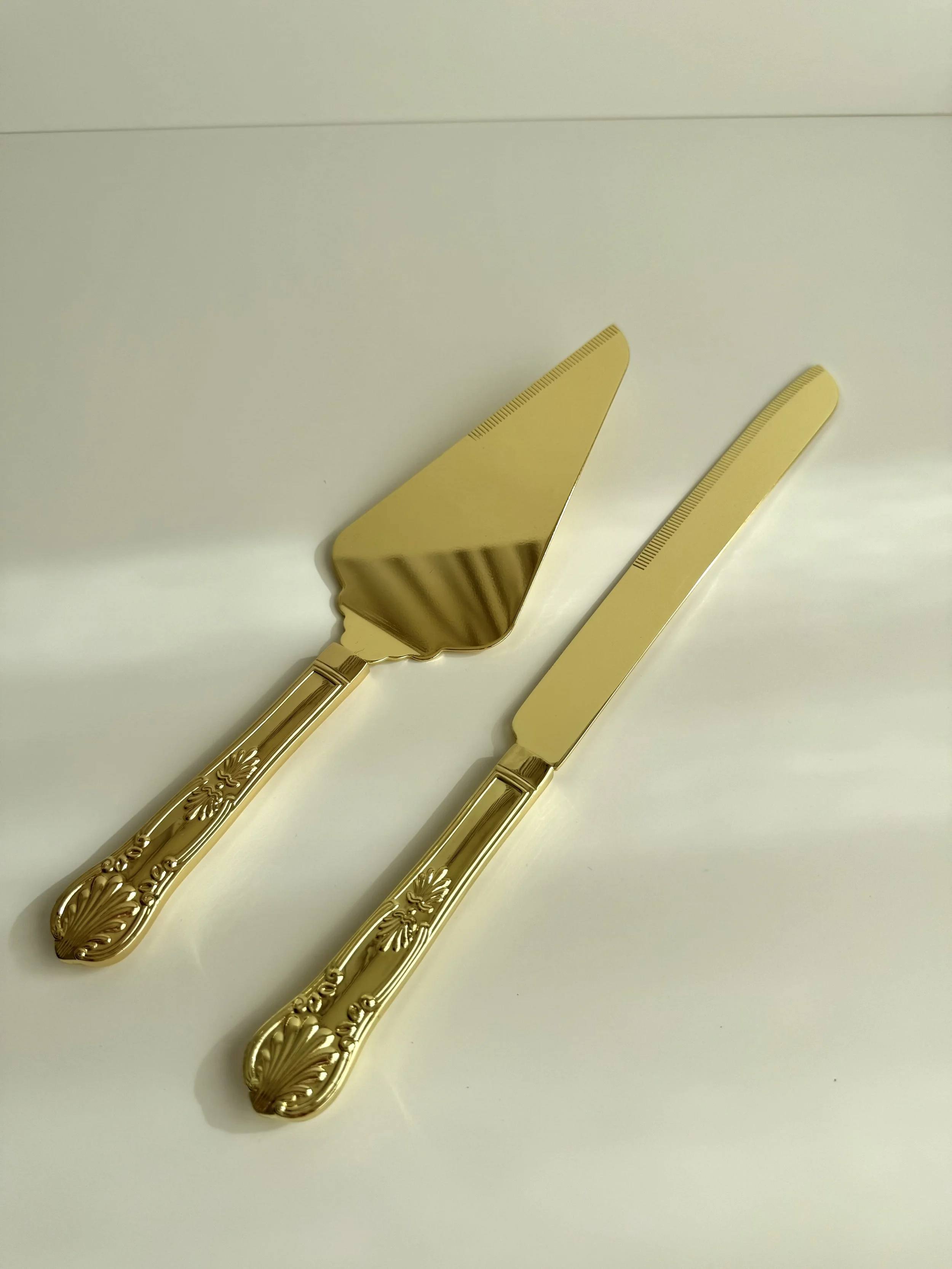 Vintage Cake Cutting Set (gold)