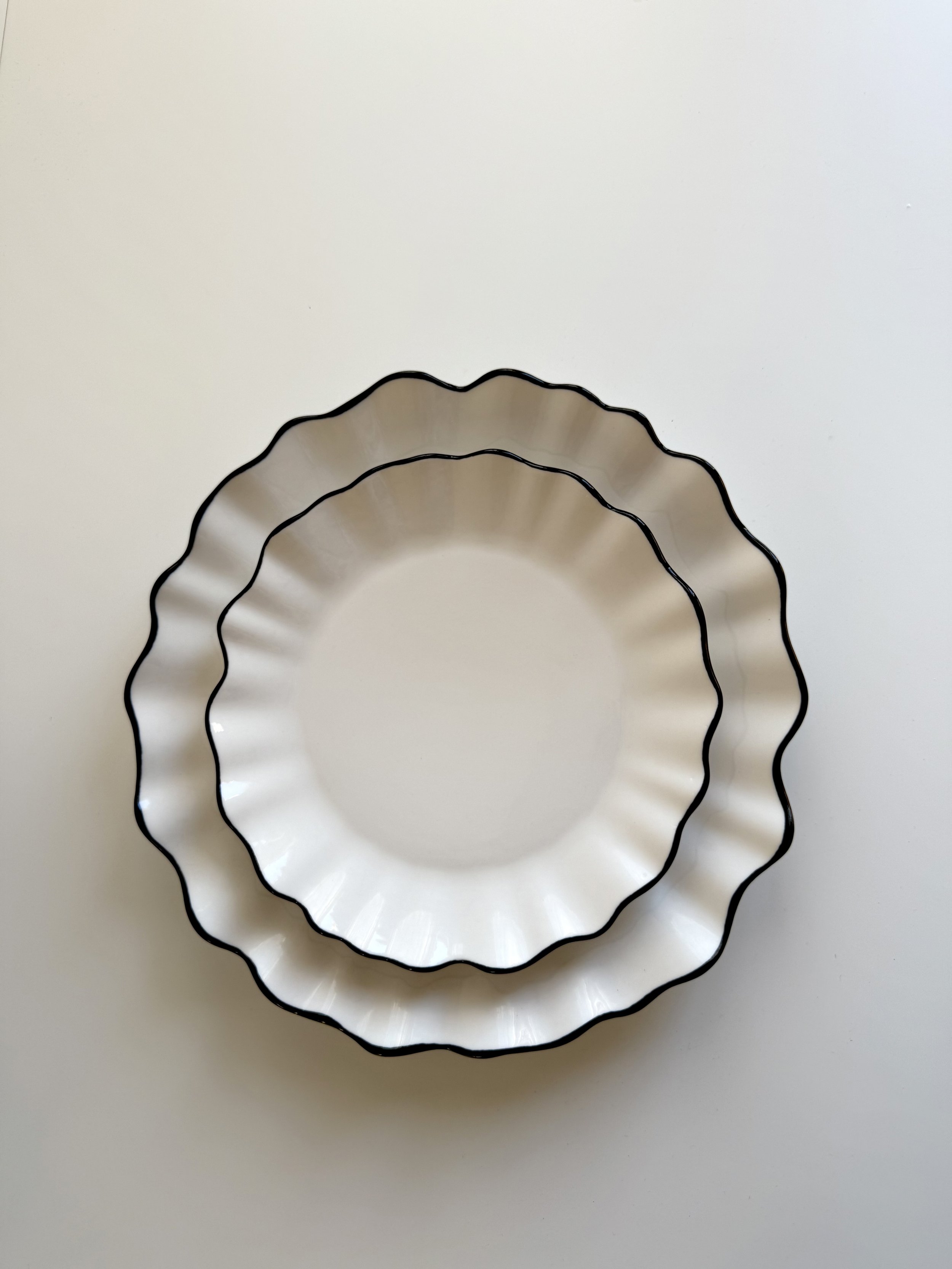 Noir Rim Dinner Plate