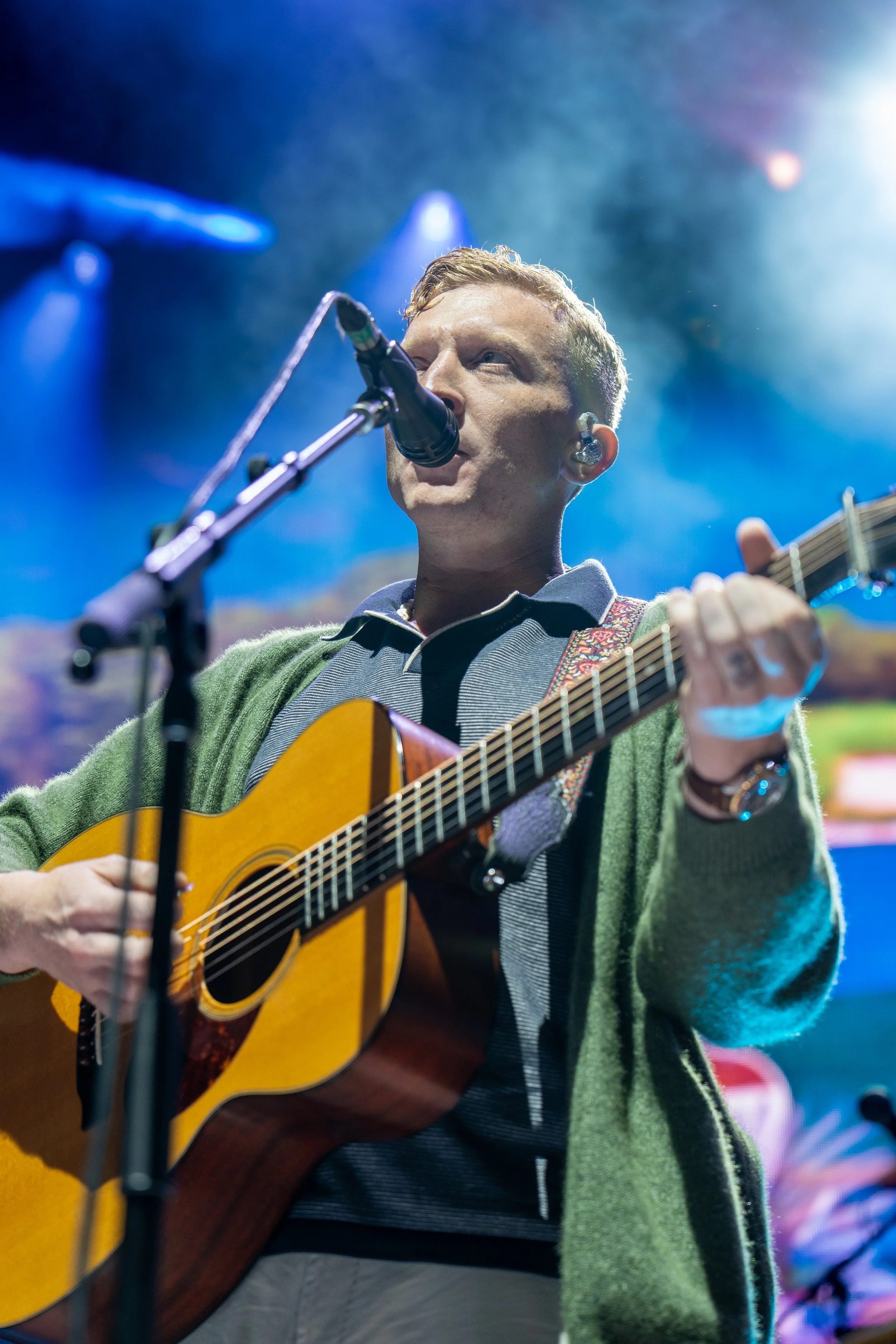 Tyler Childers singing at his show in Adelaide