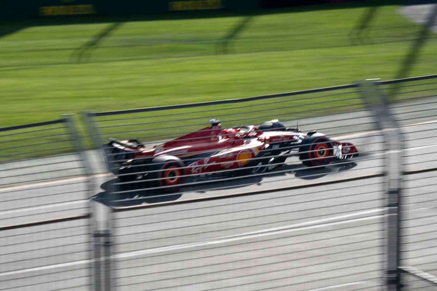 Photo of a Formula 1 car racing at the Melbourne GP