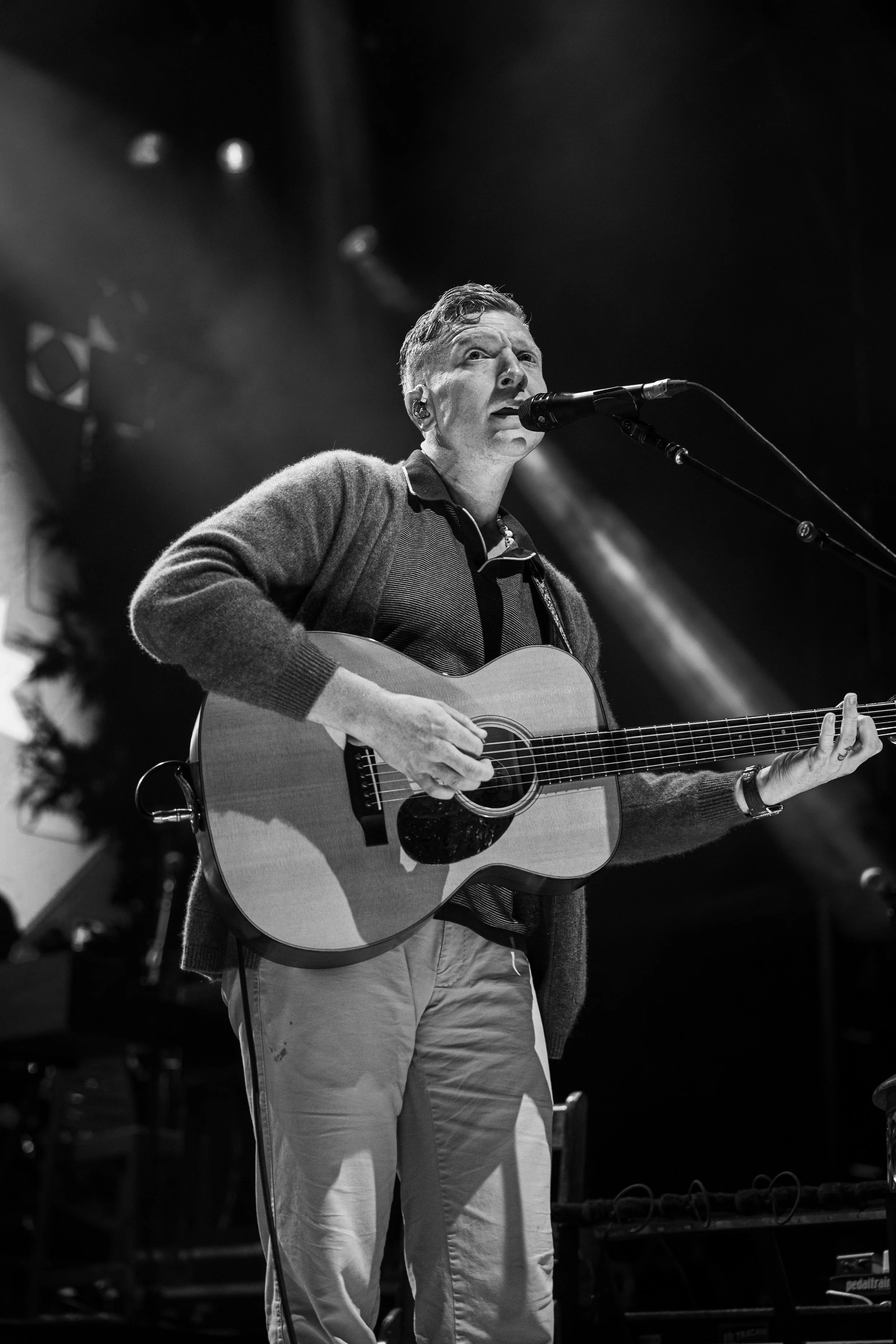 Tyler Childers singing at his show in Adelaide