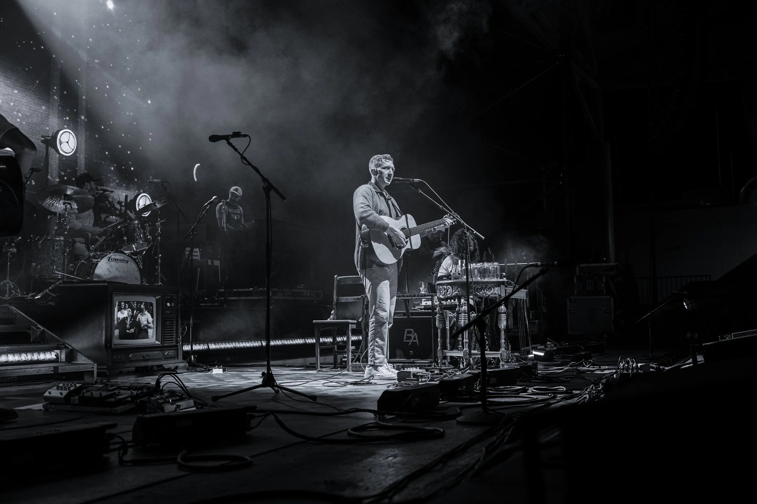 Tyler Childers singing at his show in Adelaide