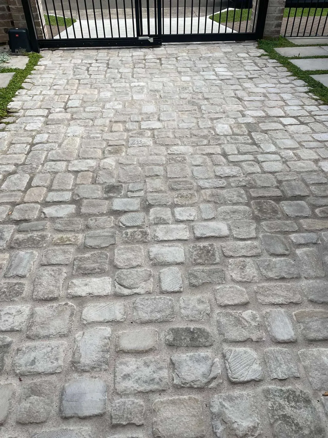 Barr Grey Cobbles (Limestone)