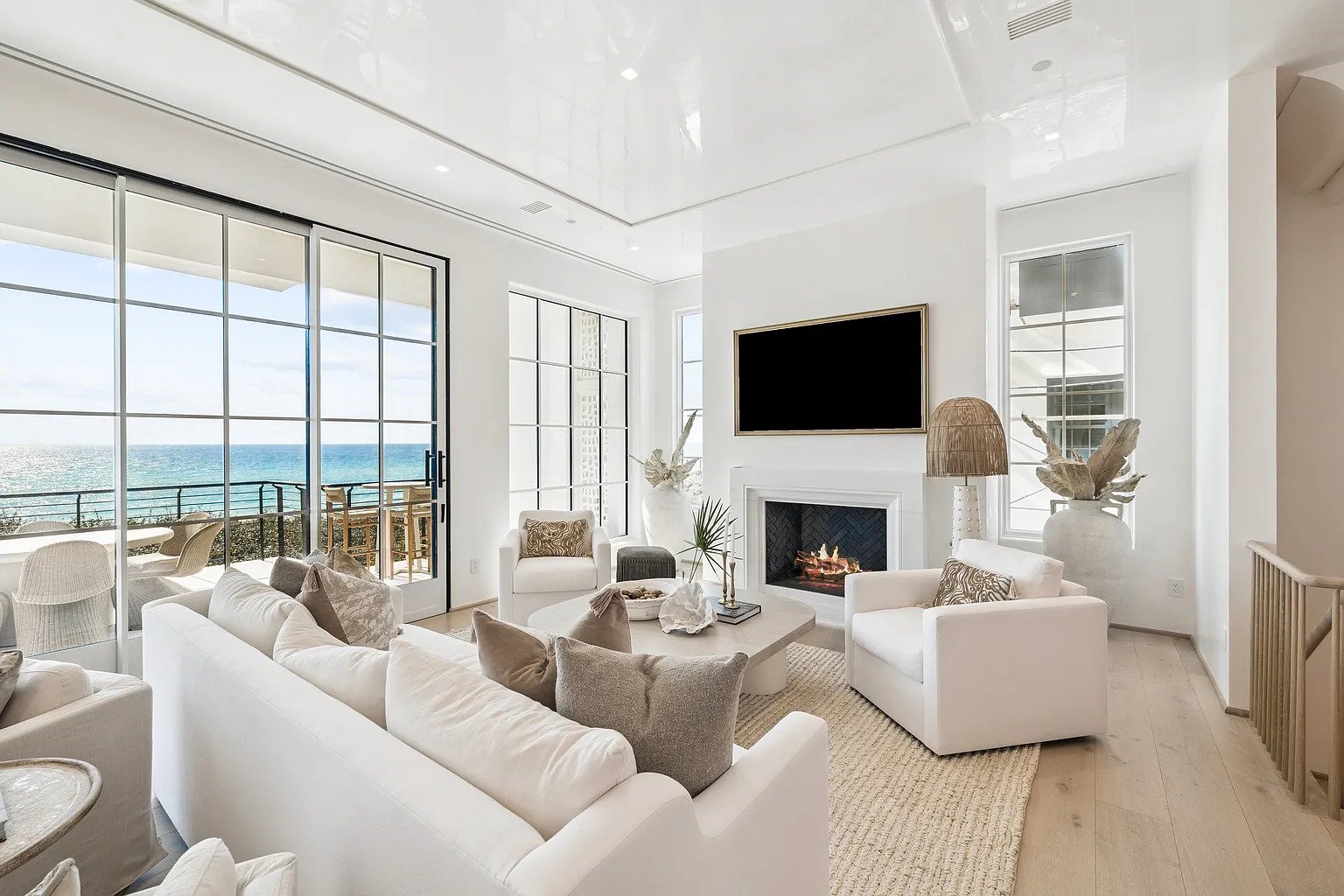 015-living-room-ocean-view-fireplace.jpg