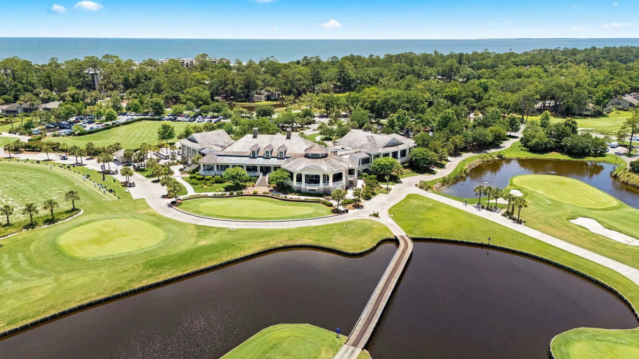 019-location-golf-clubhouse-aerial.jpg