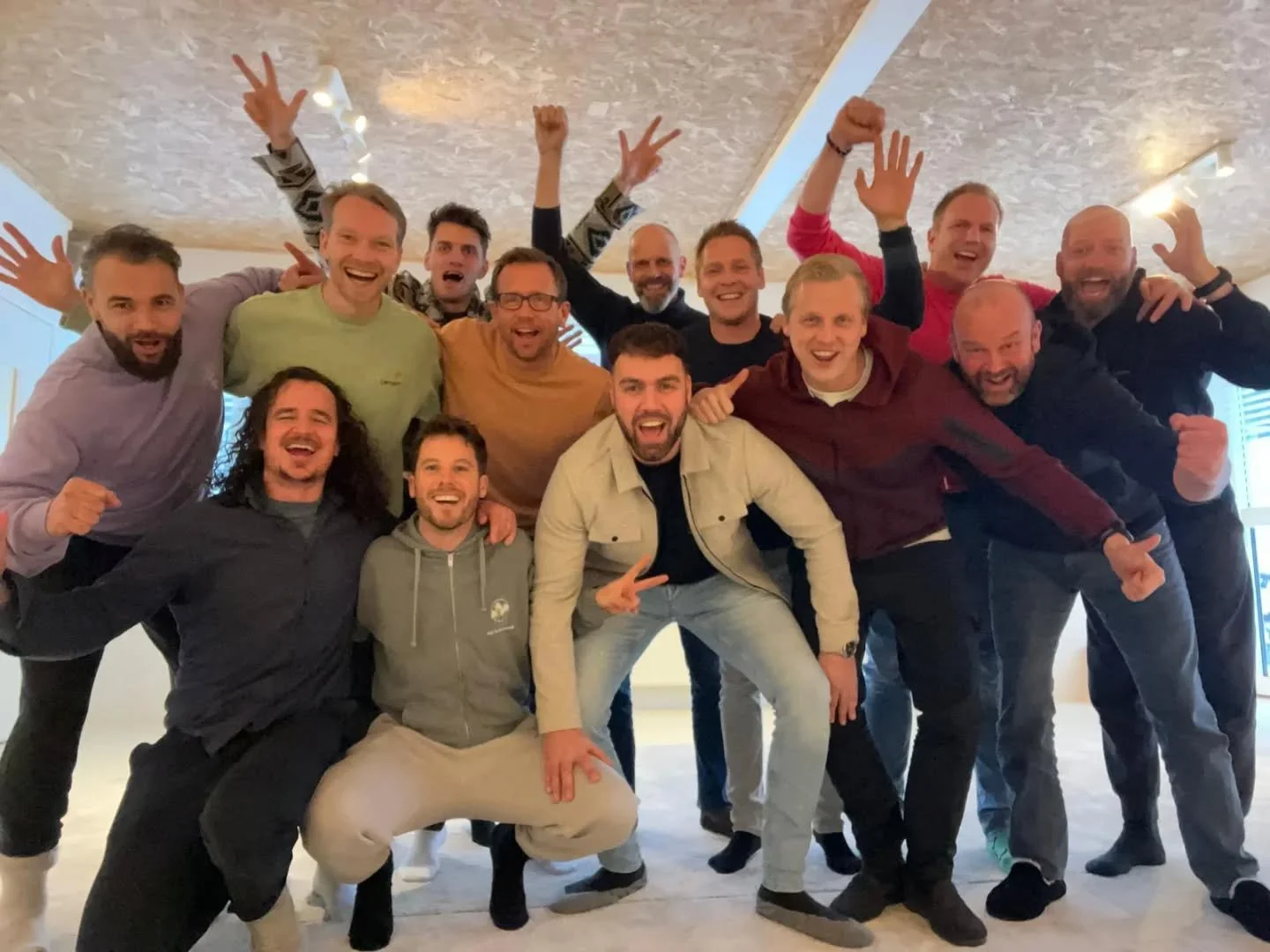 Afgelopen maand hebben maarliefst 11 mannen onze Opleiding Facilitator Mannencirkel volbracht! Ze zullen onze mannencirkels in Enschede, Almelo, Nijverdal en Arnhem gaan leiden.

Ze zijn opgeleid tot het samenstellen van een tof, avondvullend program