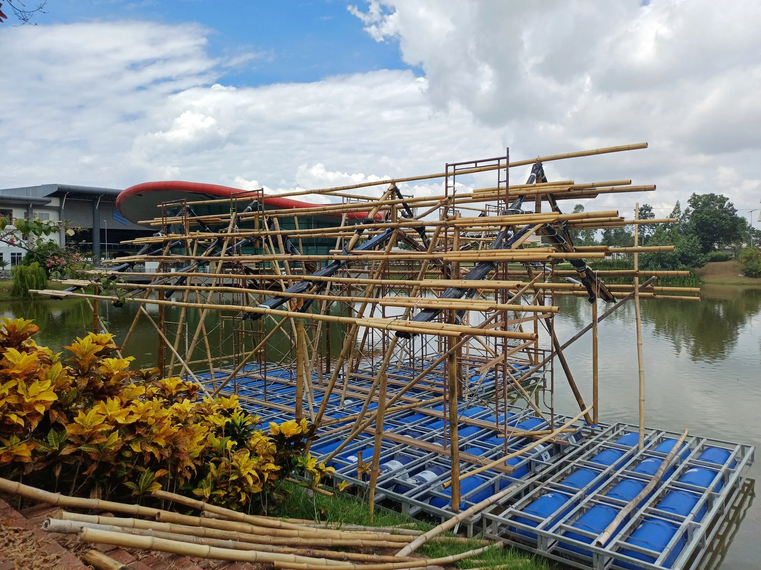 Floating Bamboo Pavilion, Yayasan Pahang