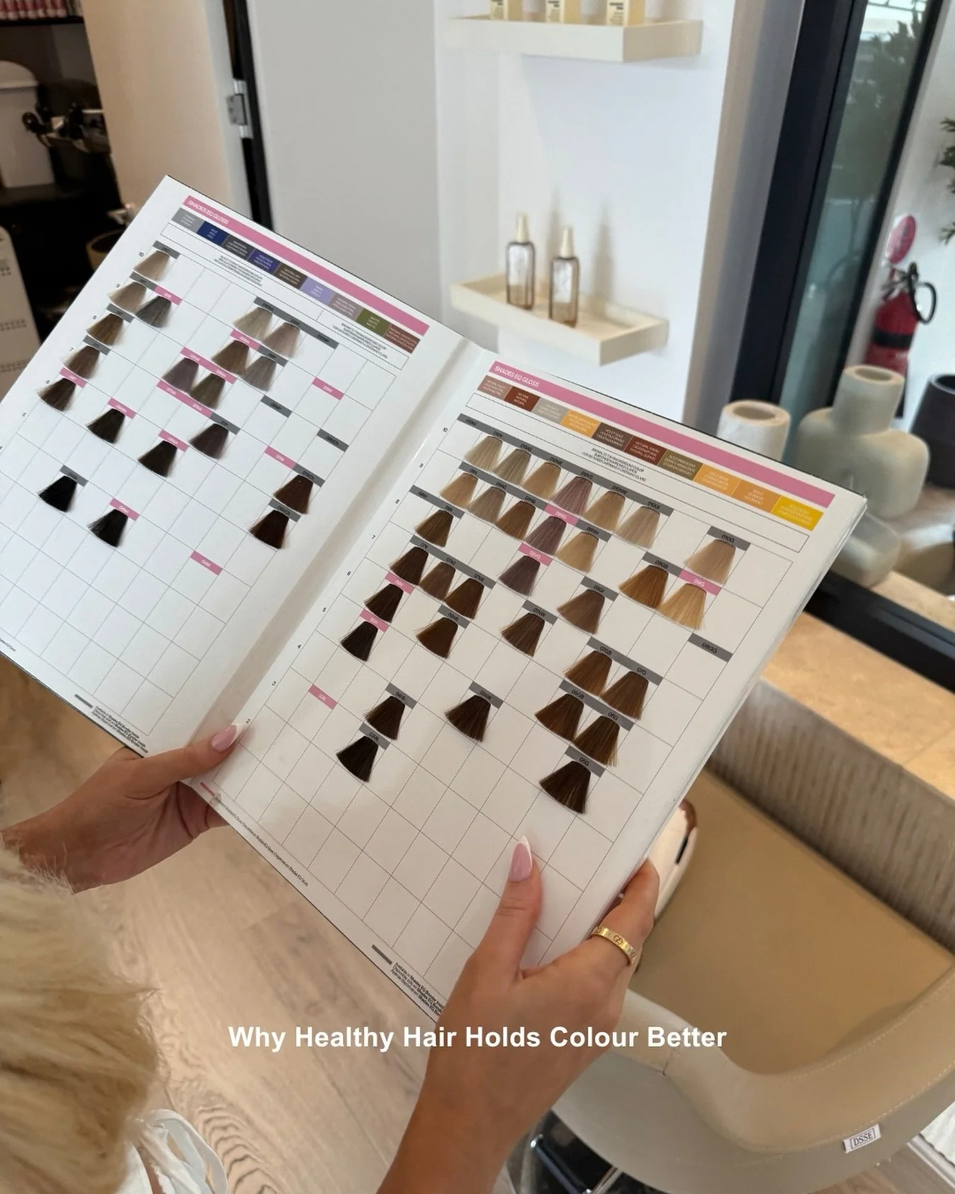 Secret to long-lasting colour? 

Healthy hair and the right routine. Washing your hair less often helps prevent colour from fading too quickly, while using salon-recommended shampoo and conditioner keeps the hair strong, hydrated, and protected. 
Min