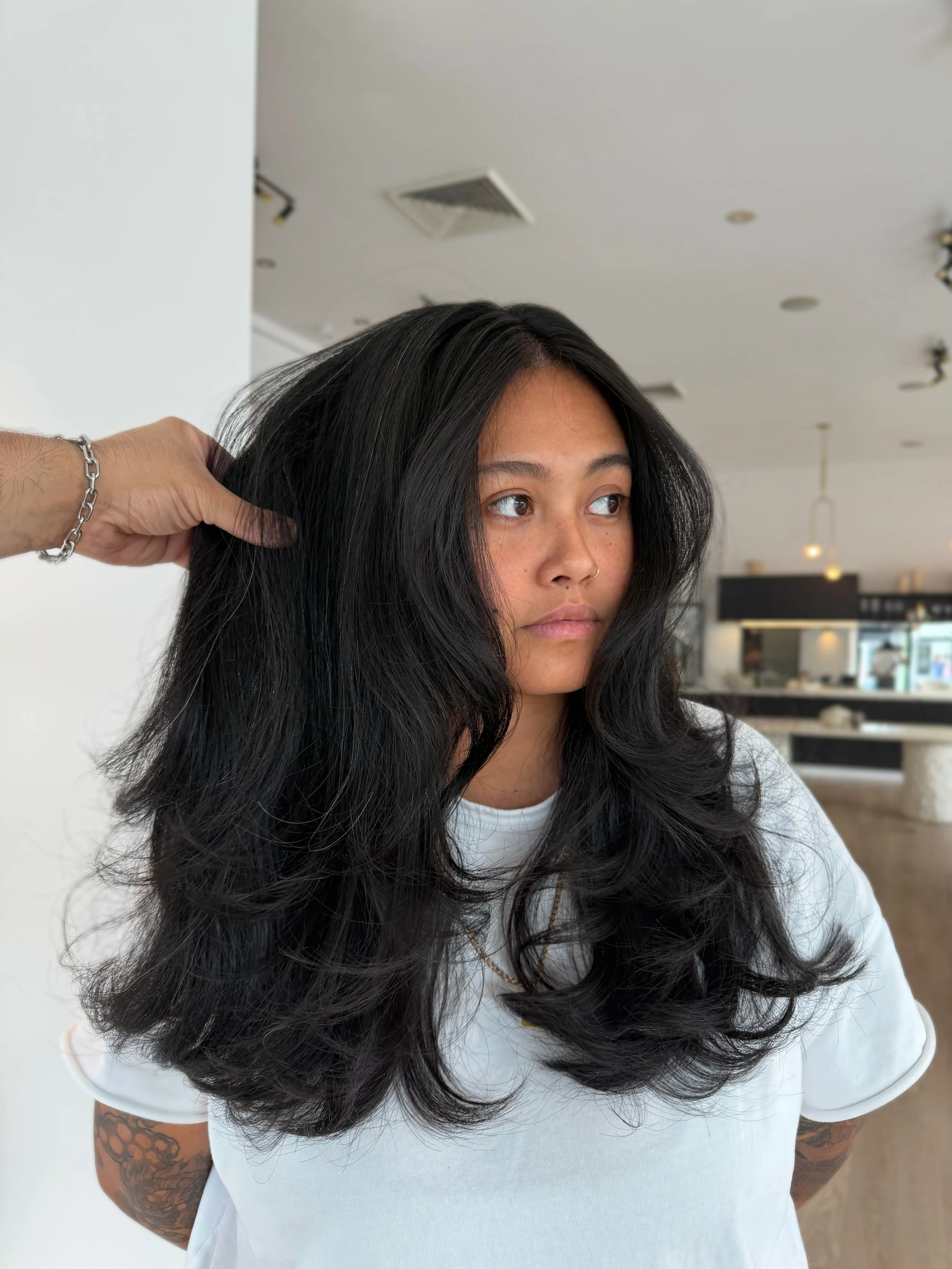 Good hair starts with a good haircut ✨

Created by @sin_miedo_studio