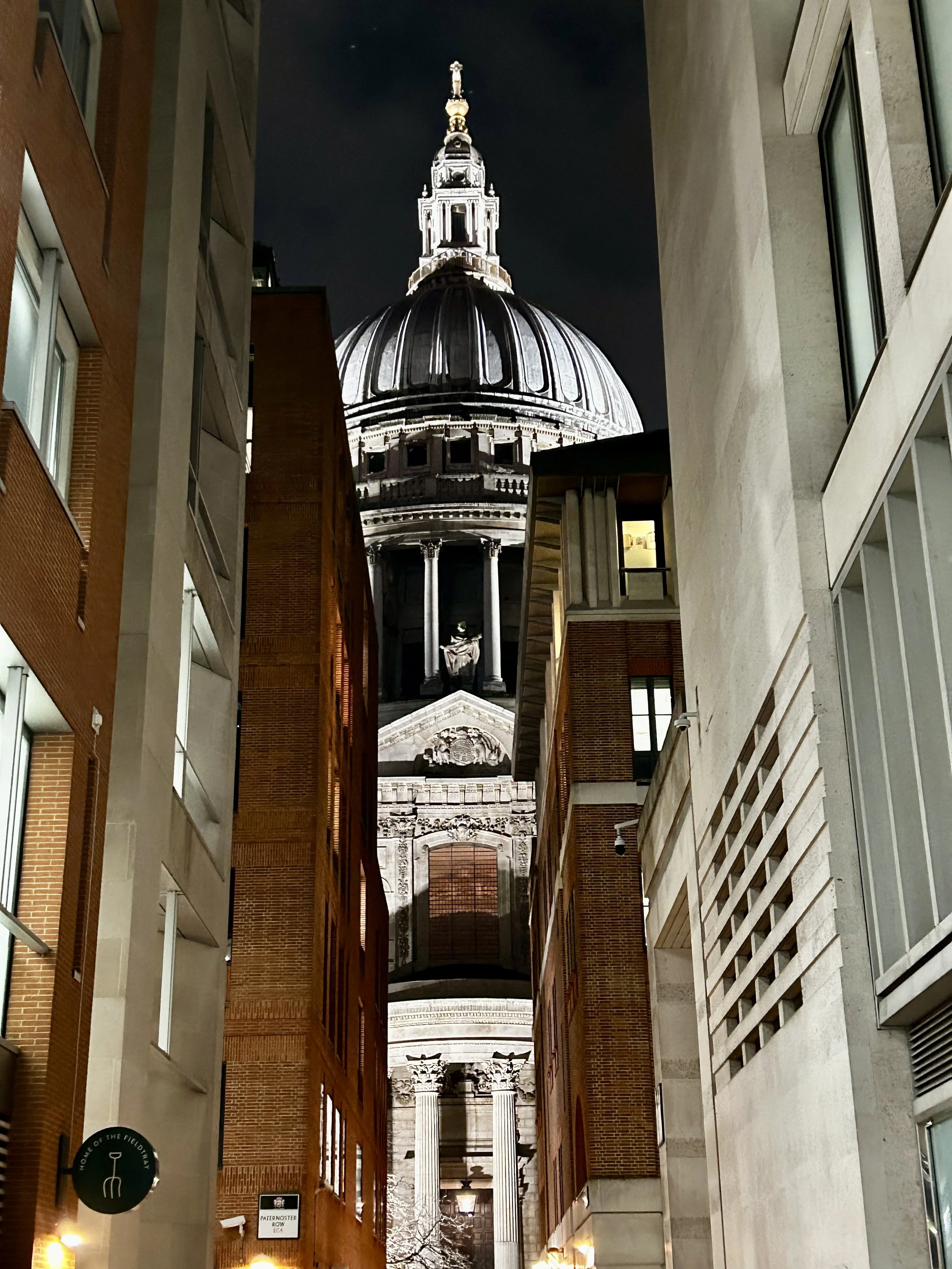 St. Paul's Cathedral - the man of high society, London, UK