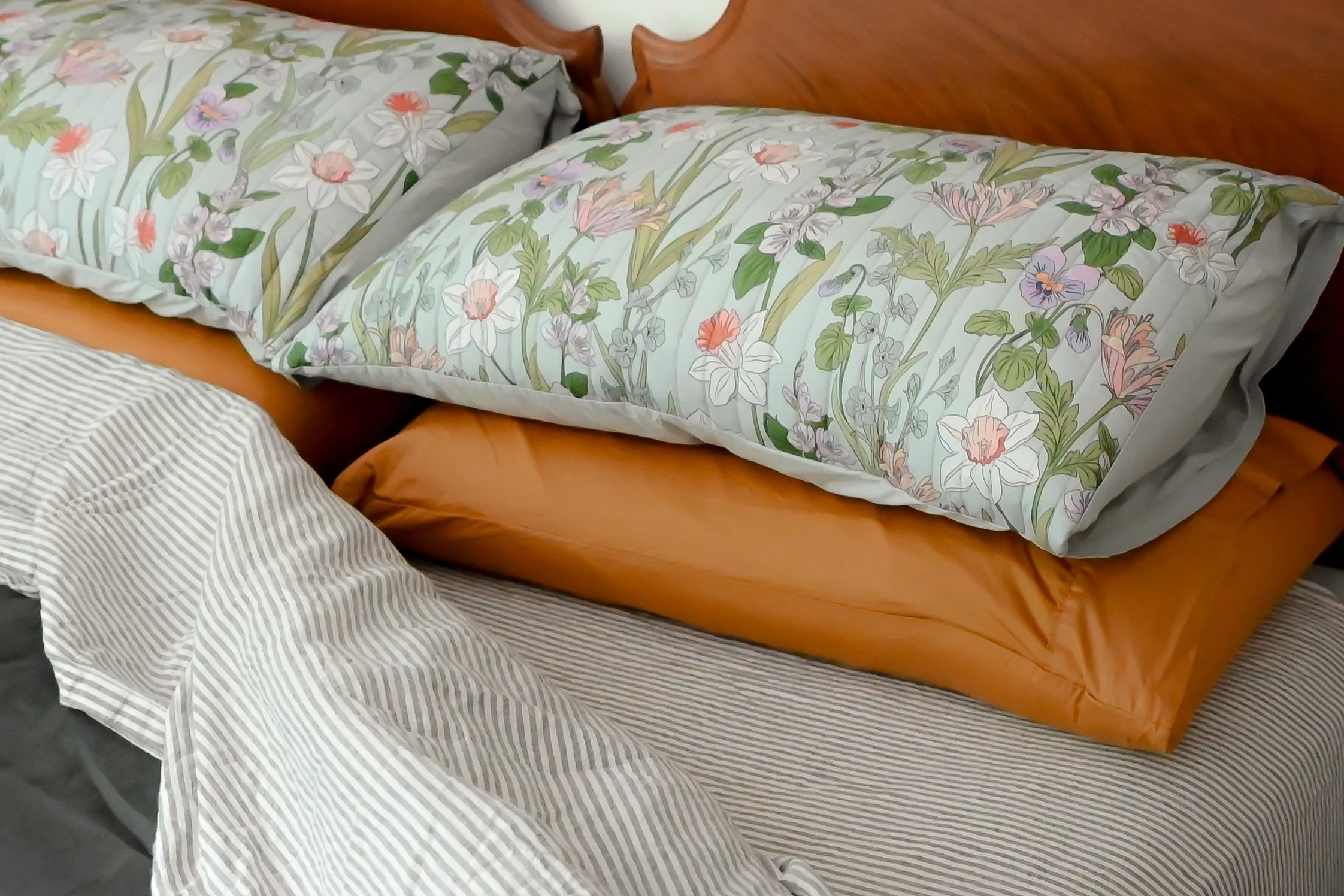 Painters-Bloom-Airbnb-french-linen-floral-bedding-stewart-jacqui.jpg