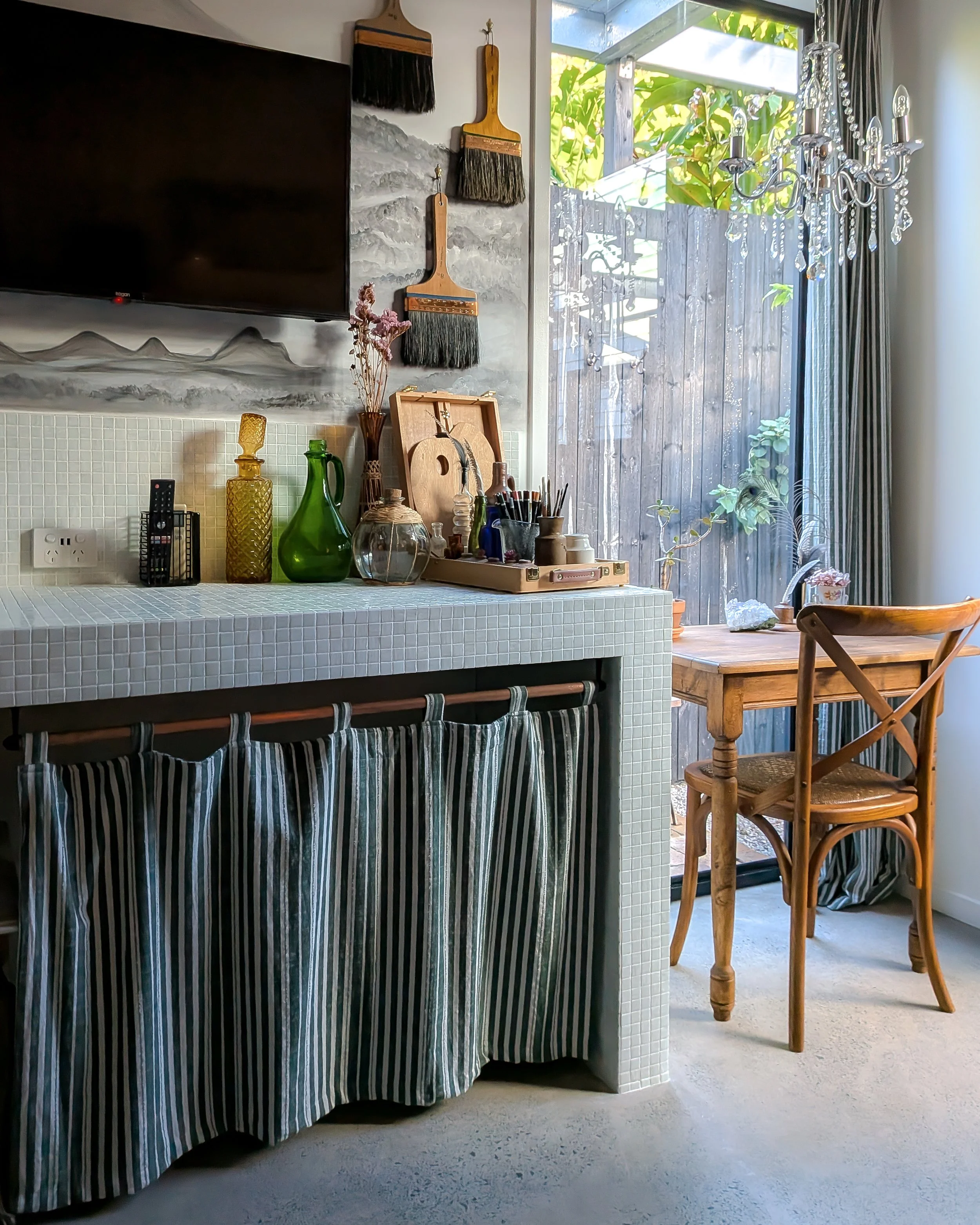 Painters Bloom Airbnb Jacqui Stewart .jpg