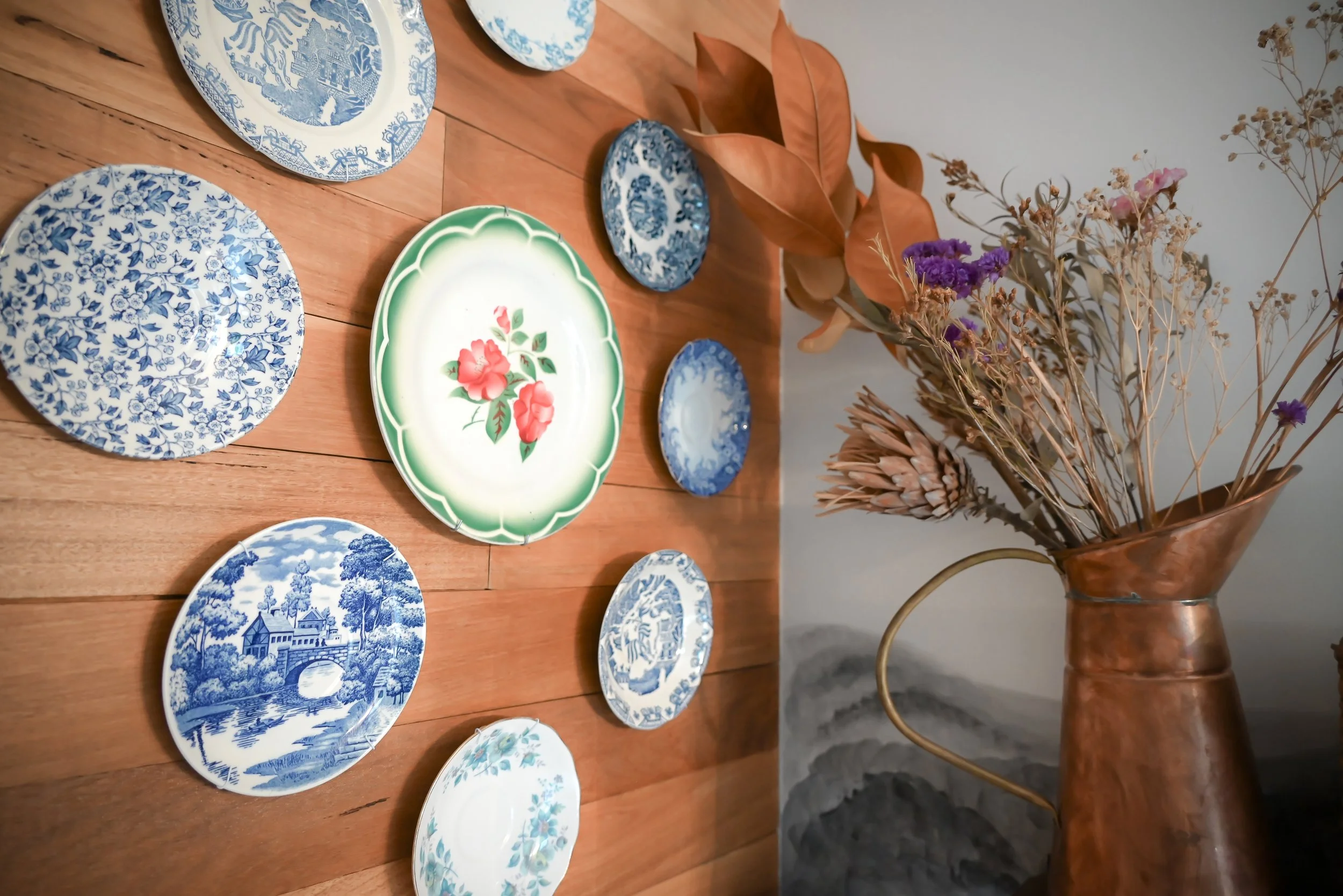 Painters-Bloom-Airbnb-wall-plates-display-Stewart-jacqui .jpg