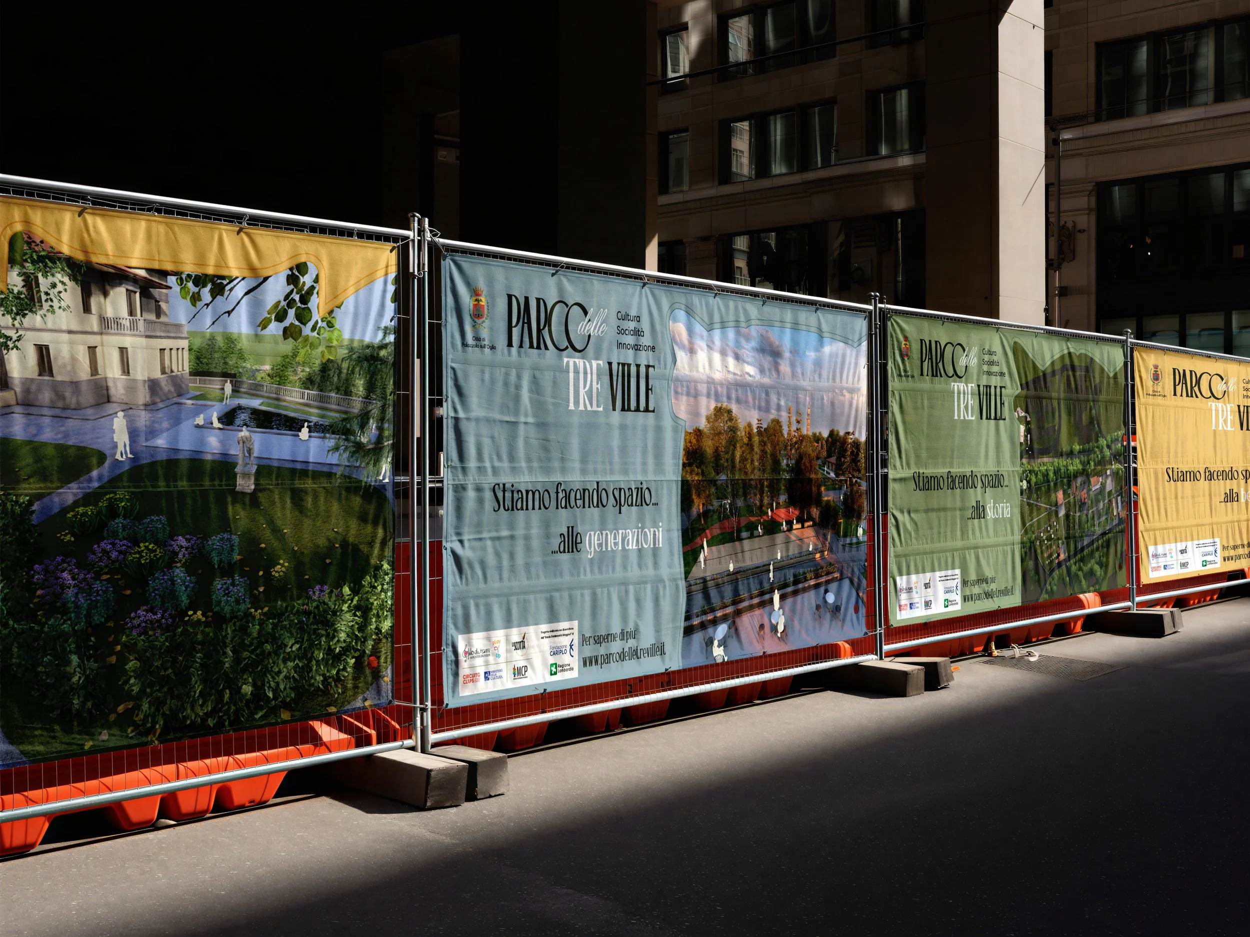 Hoarding Mockup.jpg
