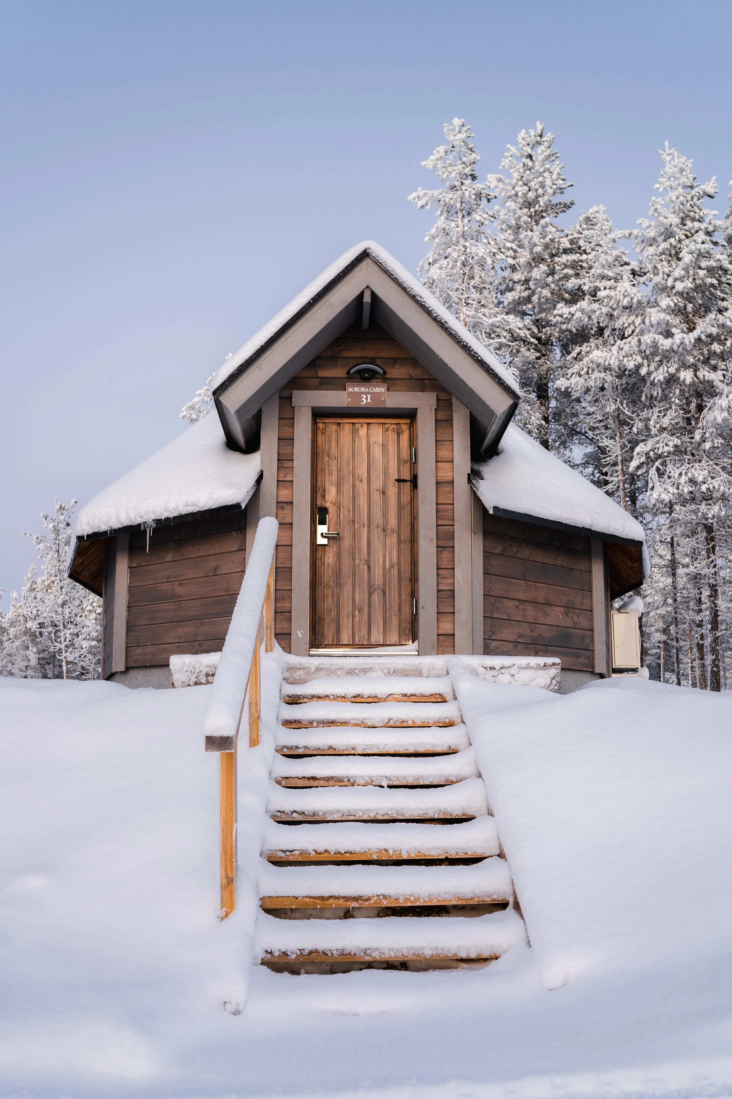 Auroracabin winter-11.jpg