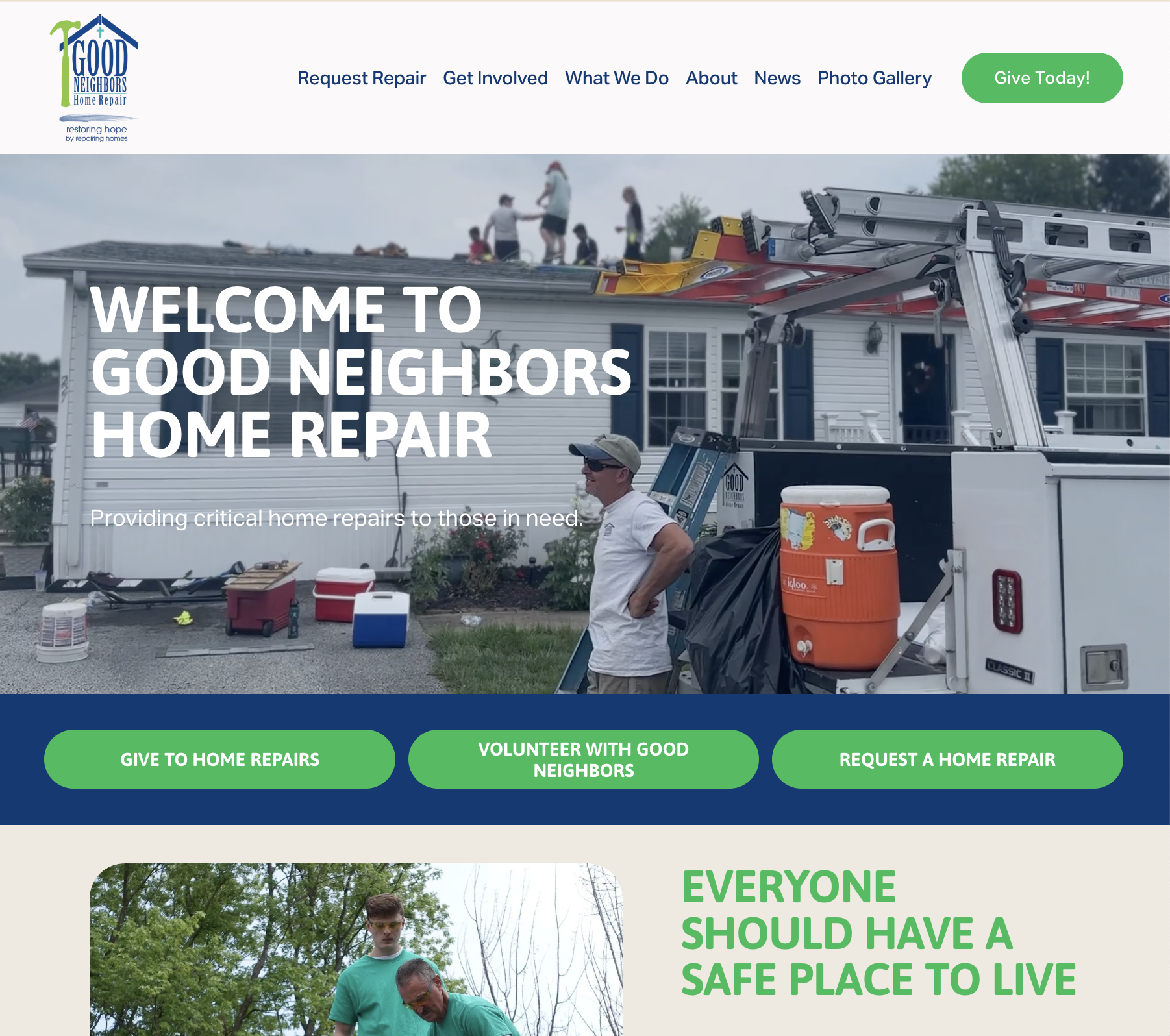 Screenshot of Good Neighbors Home Repair website homepage with a house being repaired, a repair truck, and volunteers, featuring an innovative logo and prominent green buttons for donations, volunteering, and requesting repairs.