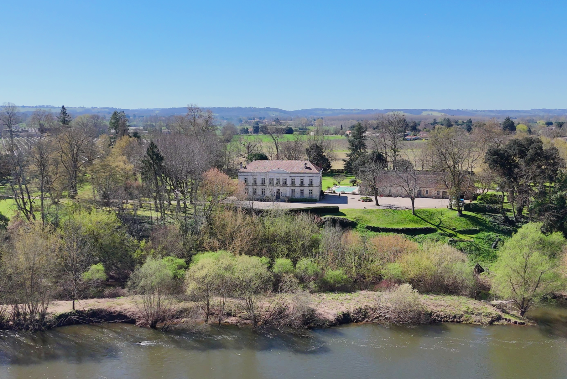 4805+Ch%C3%A2teau+%C3%A0+vendre+vue+rivi%C3%A8re+Dordogne+proche+Bergerac+%281%29.png