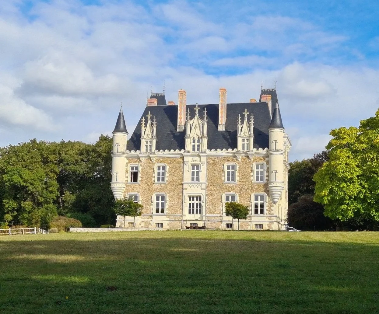 Luxury Equestrian Chateau Haut Anjou