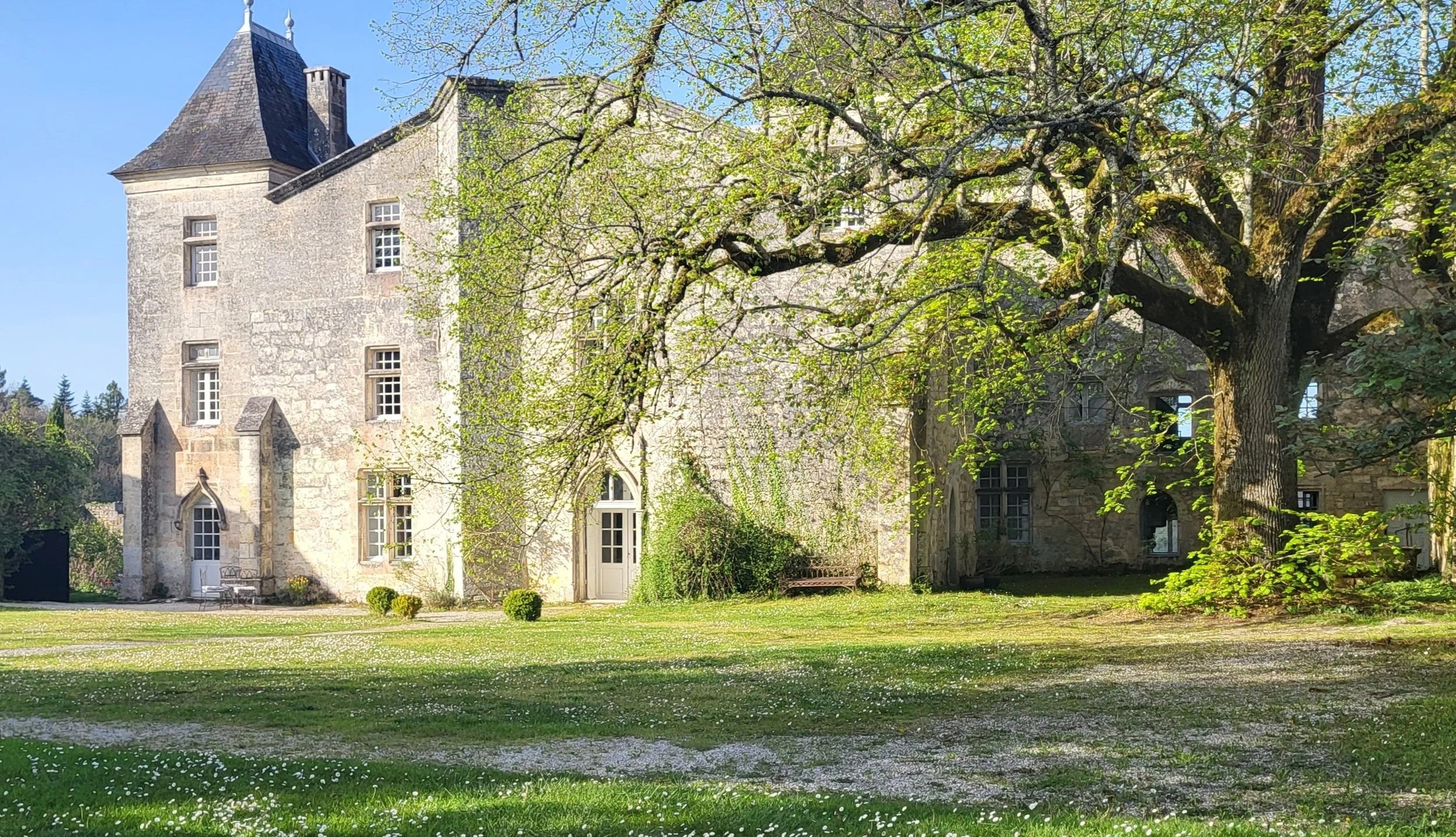 Historic Château Estate with Heated Pool