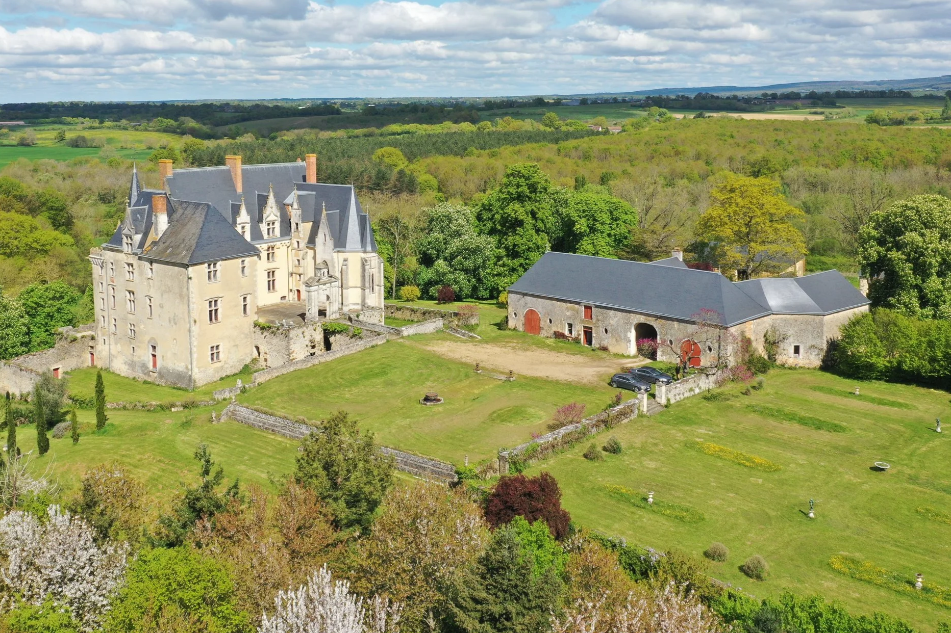 Historic Renaissance Château - Loire Countryside